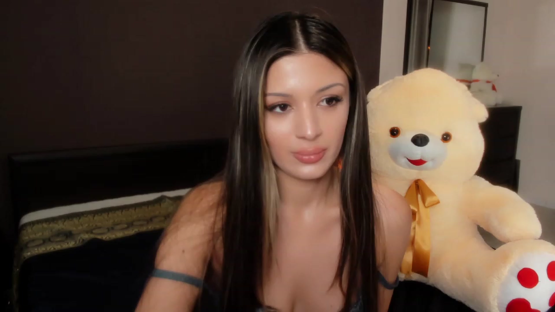 Gallery image thumbnail from Angel_on_Duty's myfreecams stream on, 10/19/2023, 22:35 image 9 of 20
