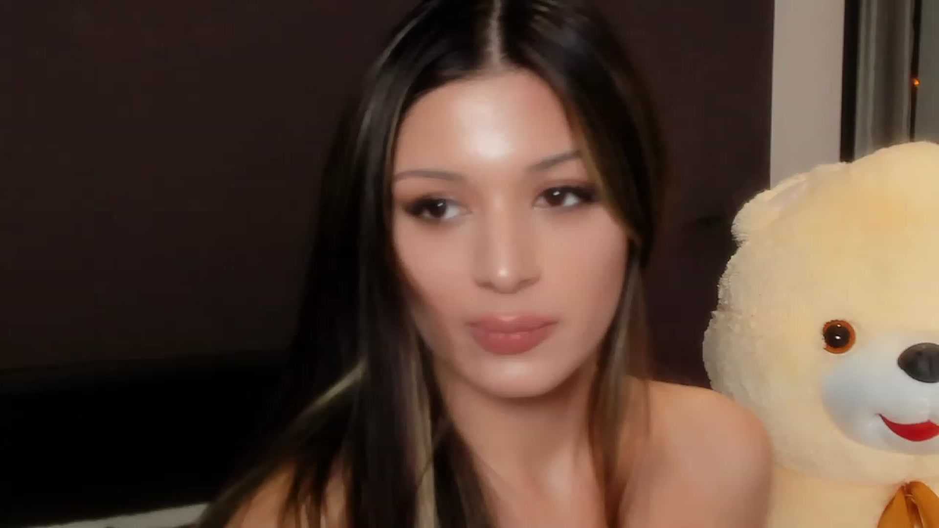 Gallery image thumbnail from Angel_on_Duty's myfreecams stream on, 10/19/2023, 22:35 image 6 of 20