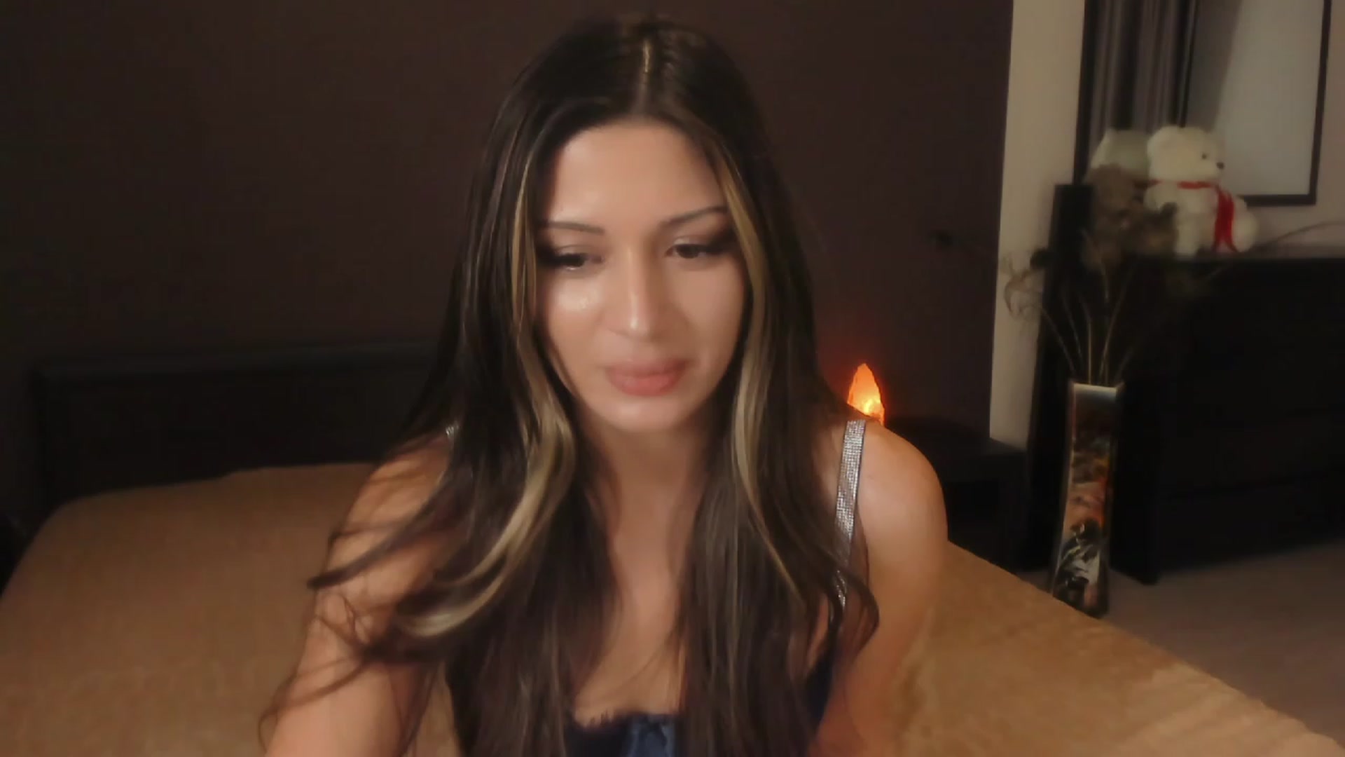 Gallery image thumbnail from Angel_on_Duty's myfreecams stream on, 10/24/2023, 24:17 image 16 of 20