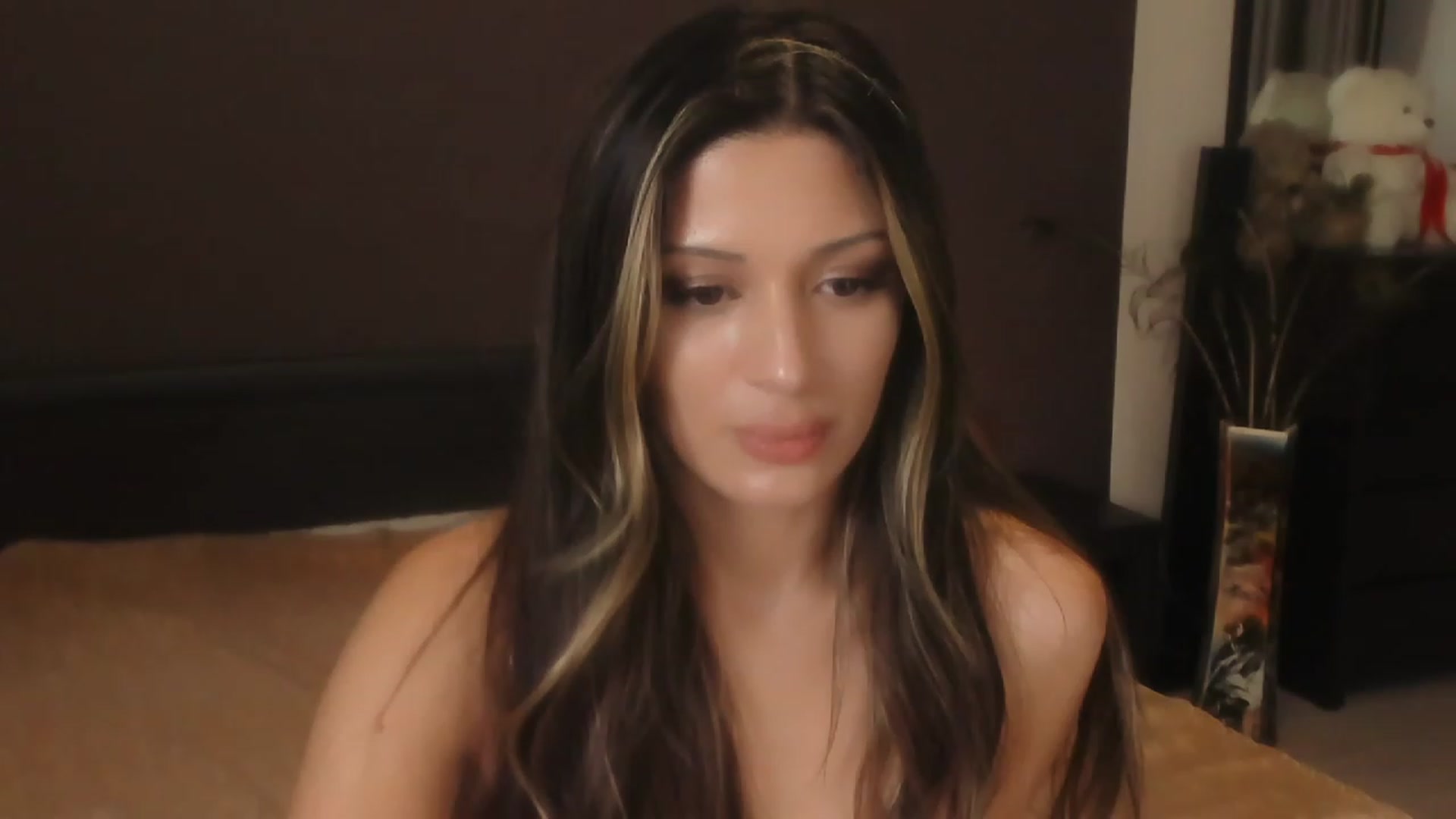 Gallery image thumbnail from Angel_on_Duty's myfreecams stream on, 10/24/2023, 01:19 image 18 of 20
