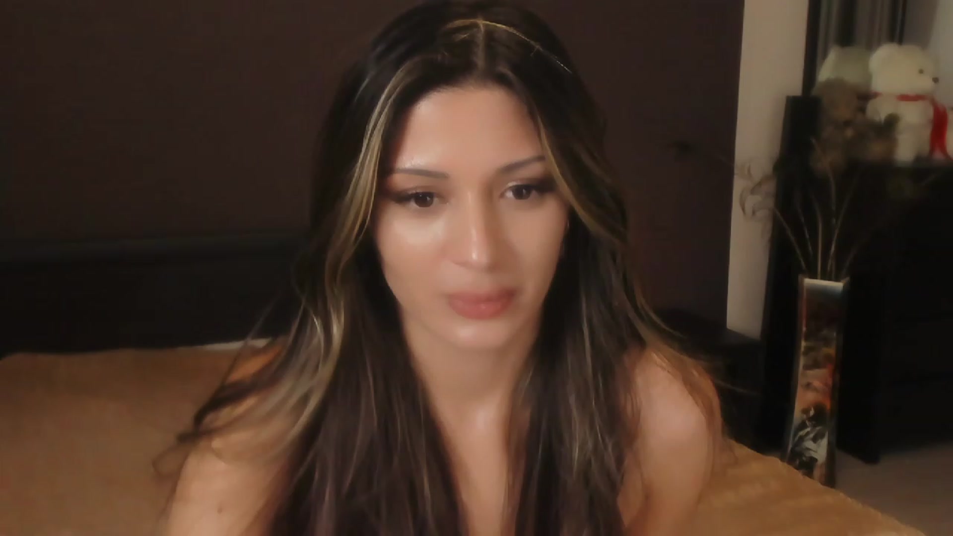 Gallery image thumbnail from Angel_on_Duty's myfreecams stream on, 10/24/2023, 01:19 image 16 of 20