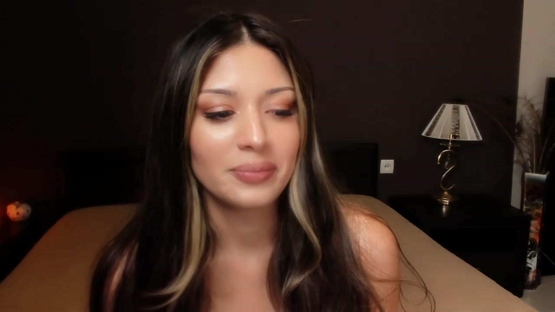 Gallery image thumbnail from Angel_on_Duty's myfreecams stream on, 10/26/2023, 21:59 image 16 of 20