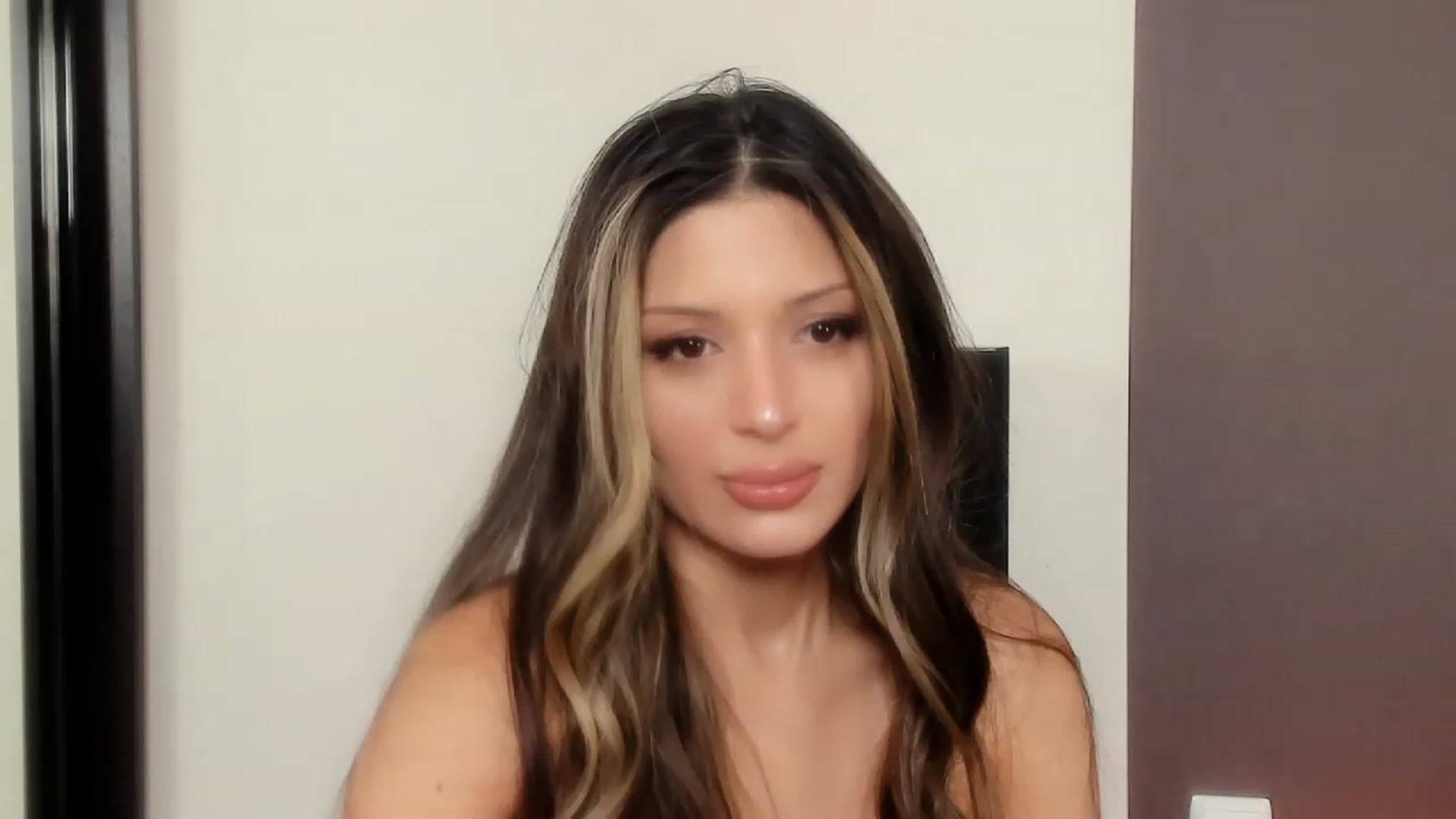 Gallery image thumbnail from Angel_on_Duty's myfreecams stream on, 10/28/2023, 22:14 image 5 of 20