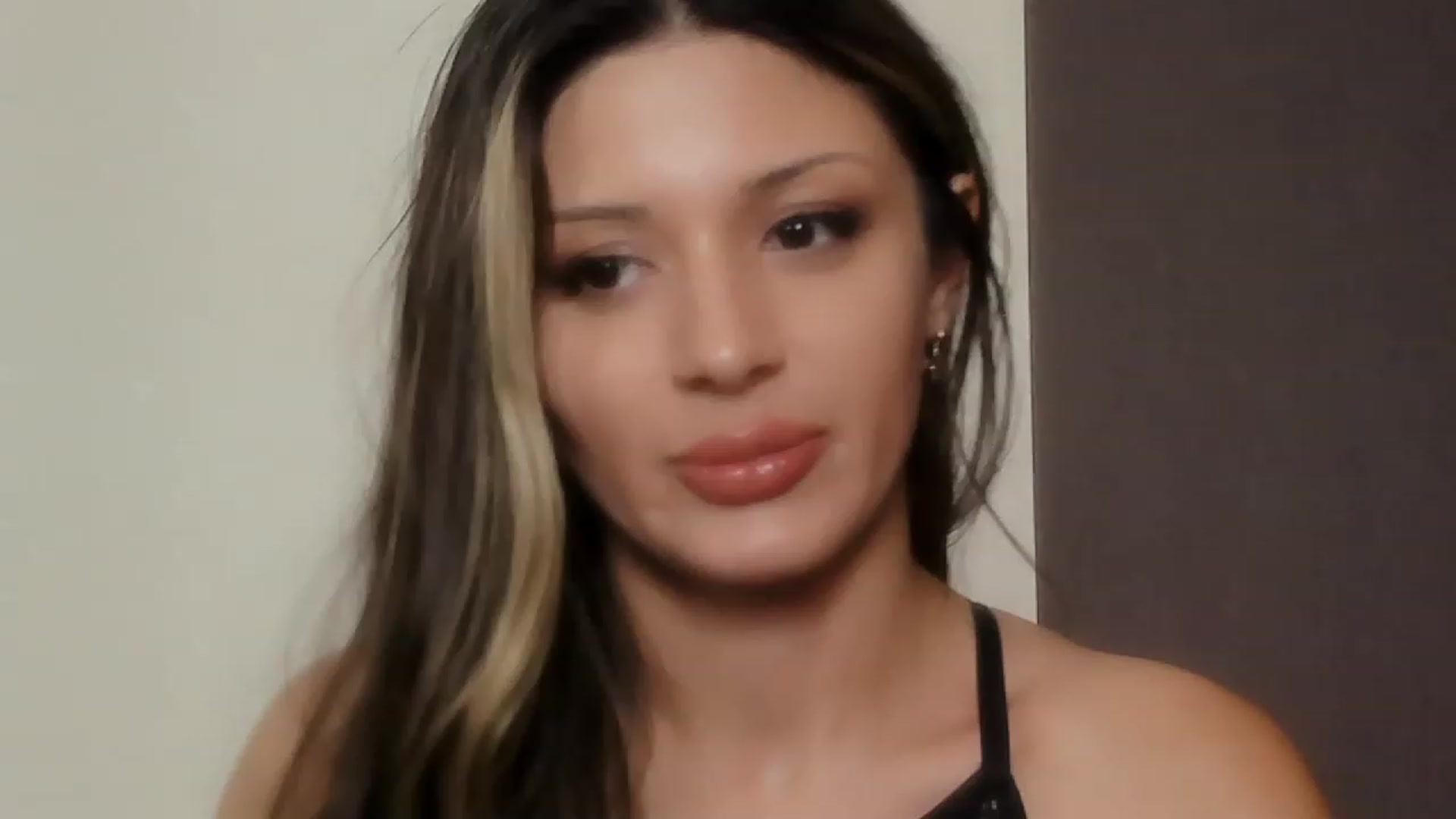Gallery image thumbnail from Angel_on_Duty's myfreecams stream on, 10/29/2023, 03:40 image 15 of 20