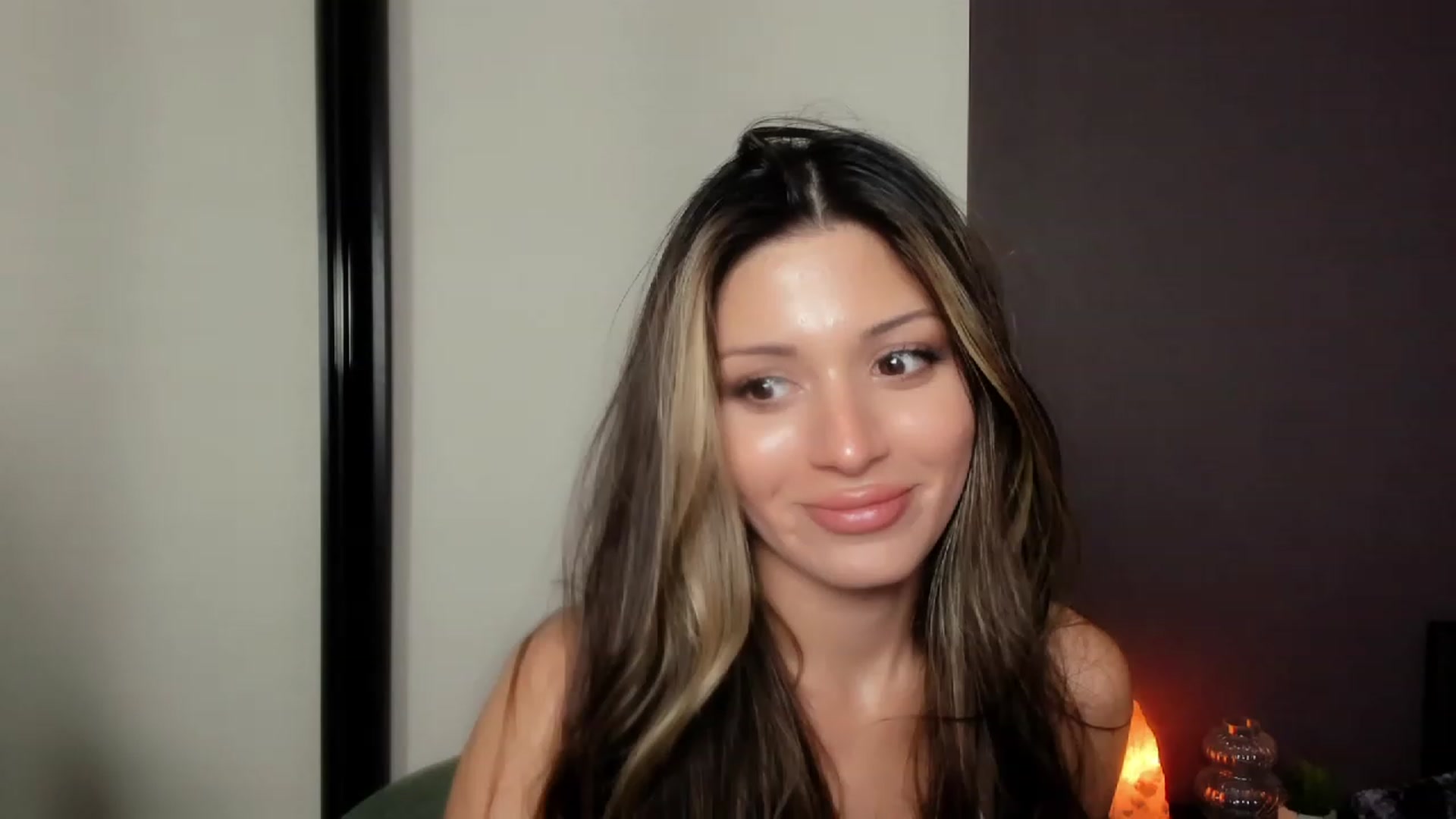 Gallery image thumbnail from Angel_on_Duty's myfreecams stream on, 10/30/2023, 06:15 image 16 of 20
