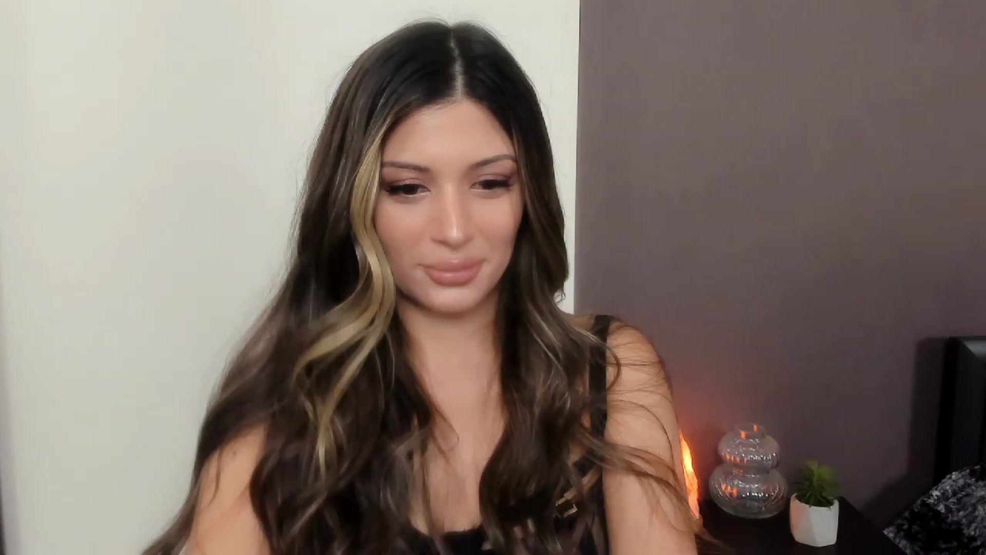 Gallery image thumbnail from Angel_on_Duty's myfreecams stream on, 10/30/2023, 23:16 image 8 of 20