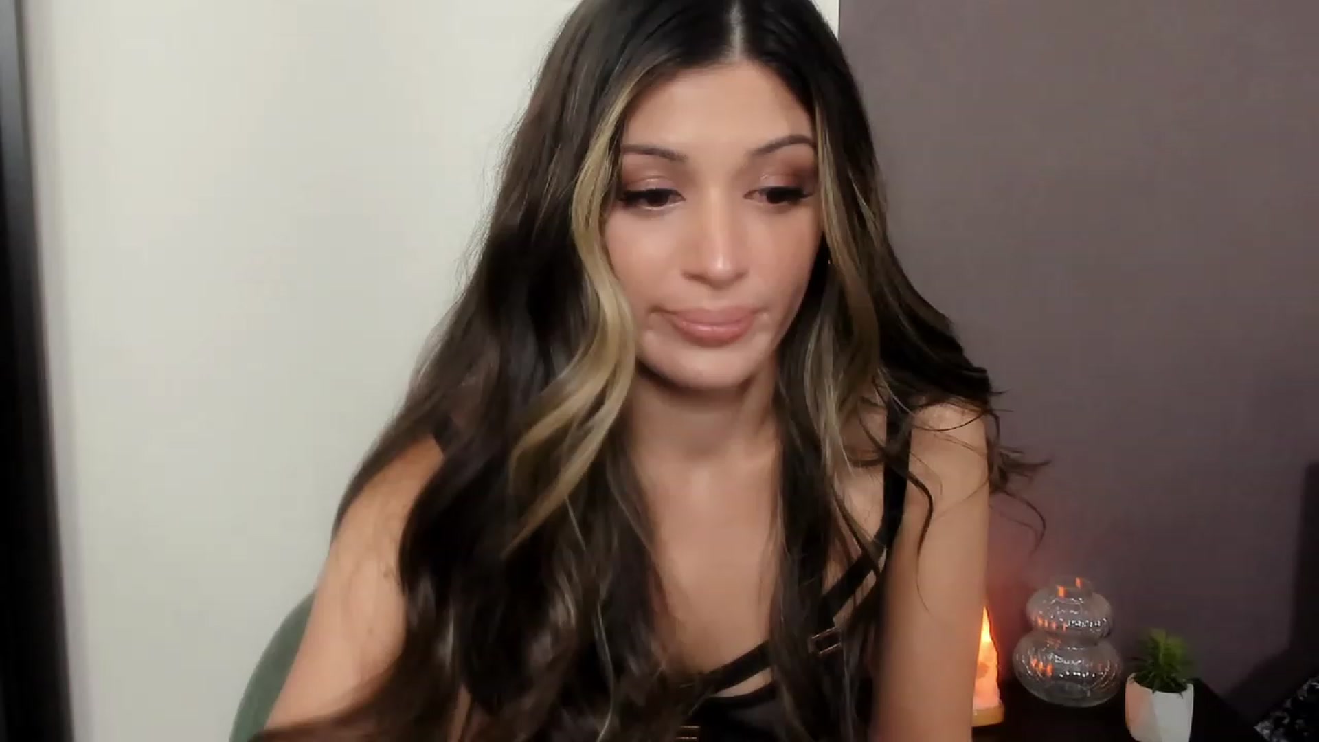Gallery image thumbnail from Angel_on_Duty's myfreecams stream on, 10/30/2023, 23:16 image 15 of 20