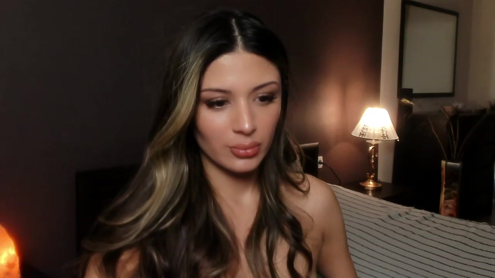 Gallery image thumbnail from Angel_on_Duty's myfreecams stream on, 11/04/2023, 24:04 image 14 of 20