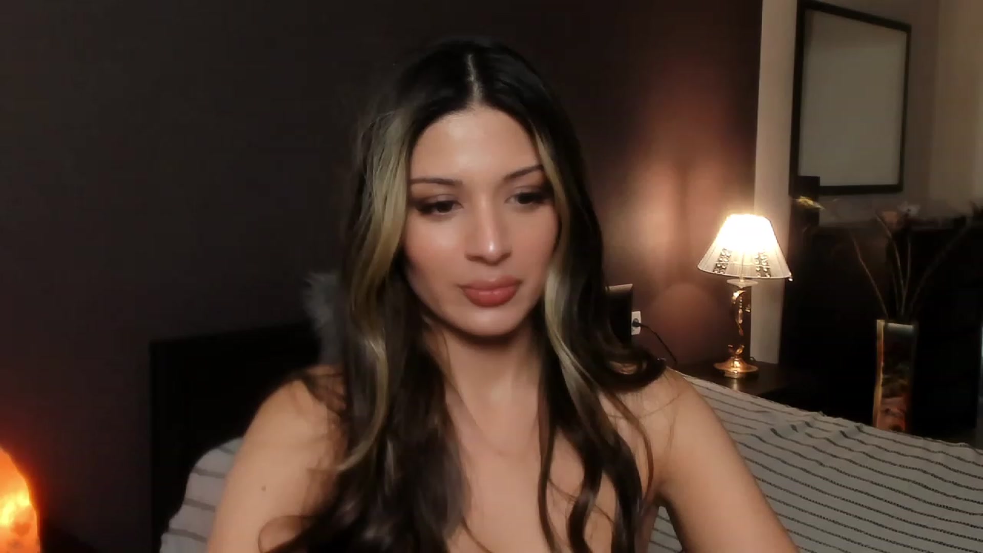 Gallery image thumbnail from Angel_on_Duty's myfreecams stream on, 11/04/2023, 24:04 image 6 of 20
