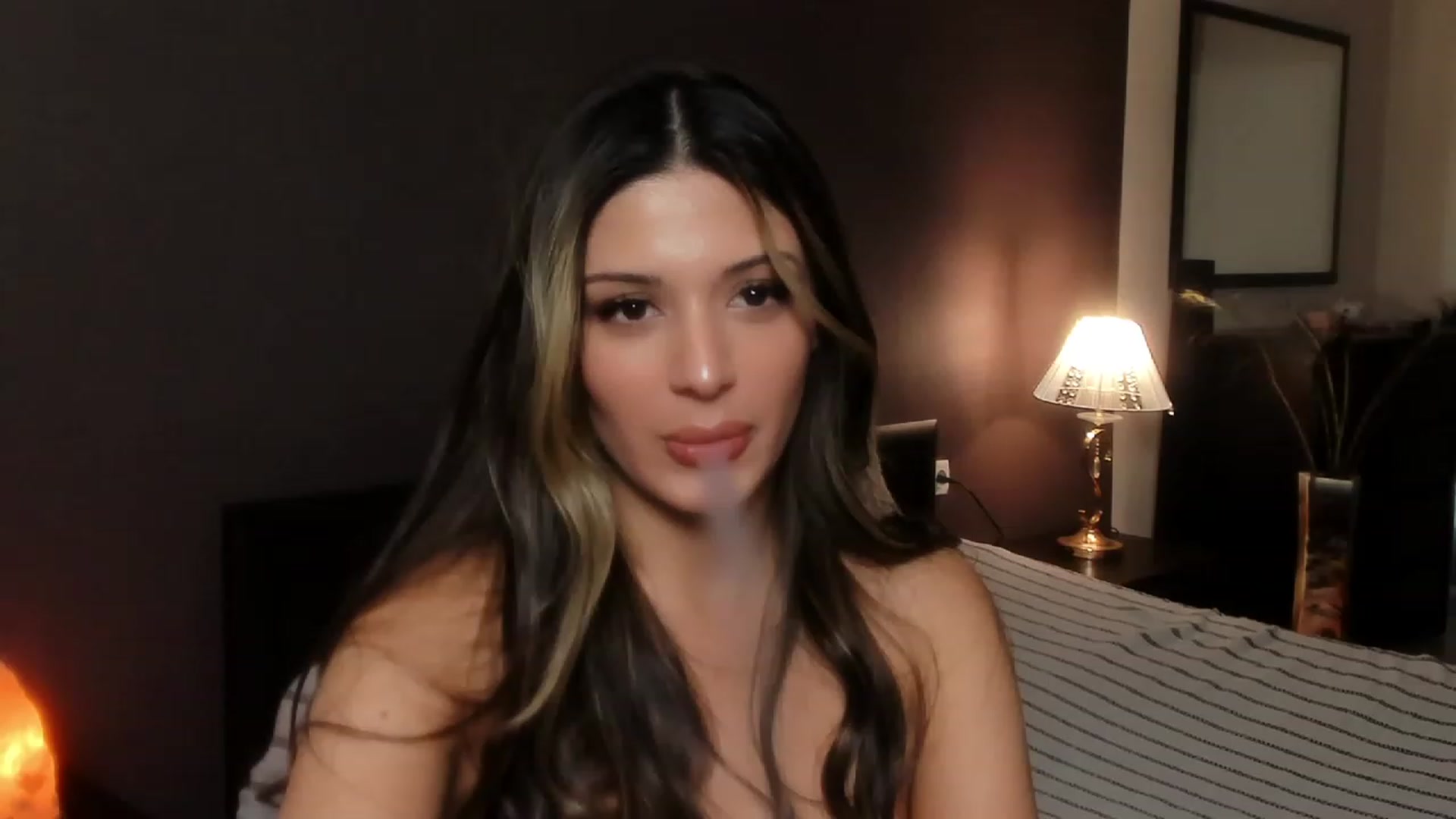 Gallery image thumbnail from Angel_on_Duty's myfreecams stream on, 11/04/2023, 24:04 image 8 of 20