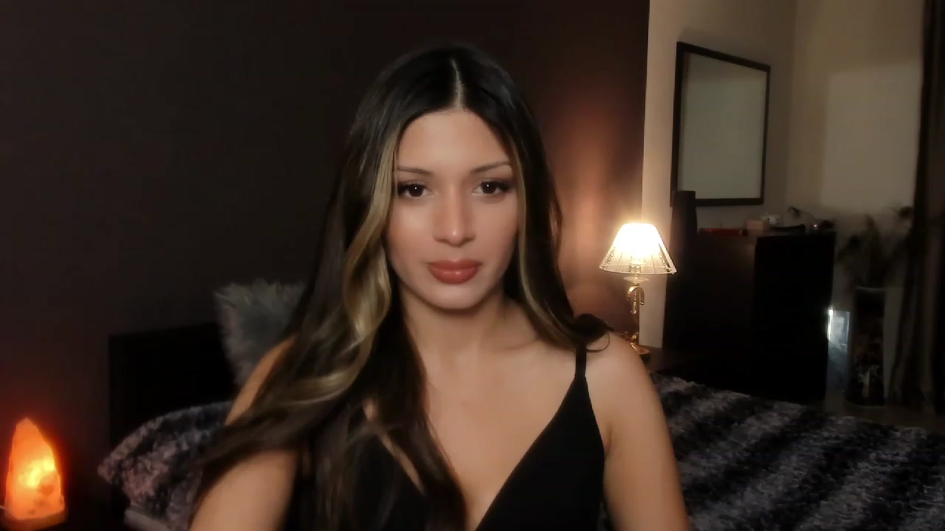 Gallery image thumbnail from Angel_on_Duty's myfreecams stream on, 11/04/2023, 21:22 image 6 of 20
