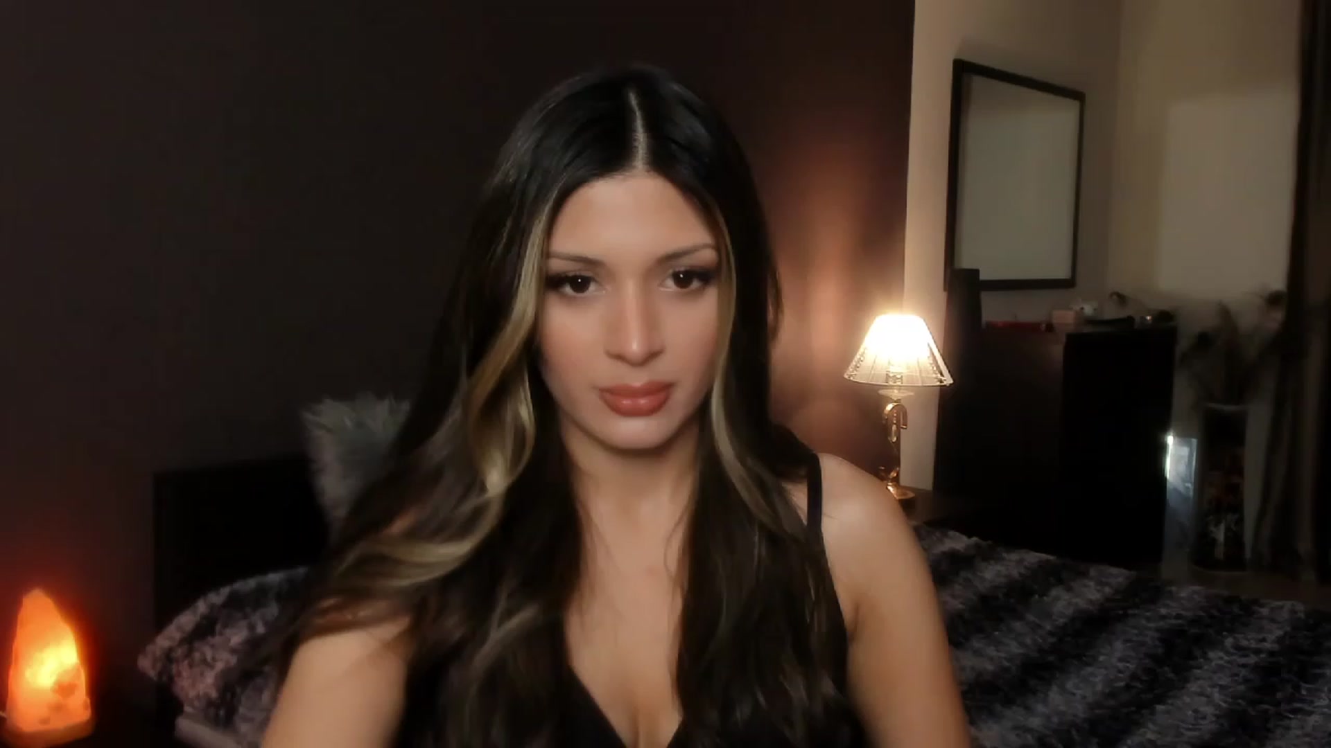 Gallery image thumbnail from Angel_on_Duty's myfreecams stream on, 11/04/2023, 21:22 image 7 of 20