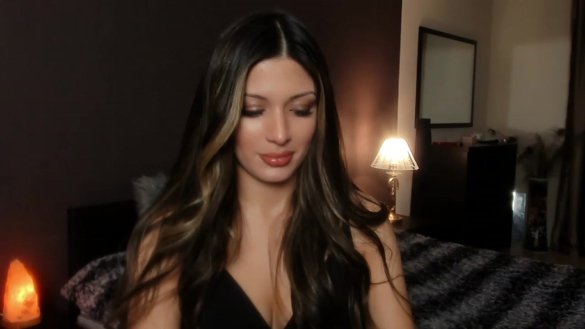 Gallery image thumbnail from Angel_on_Duty's myfreecams stream on, 11/04/2023, 21:22 image 16 of 20
