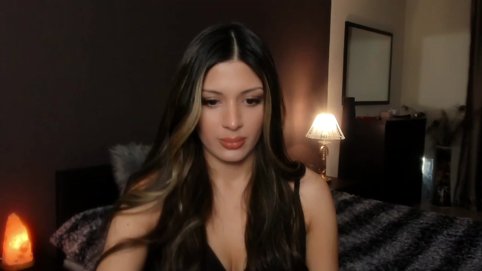 Gallery image thumbnail from Angel_on_Duty's myfreecams stream on, 11/04/2023, 21:22 image 10 of 20