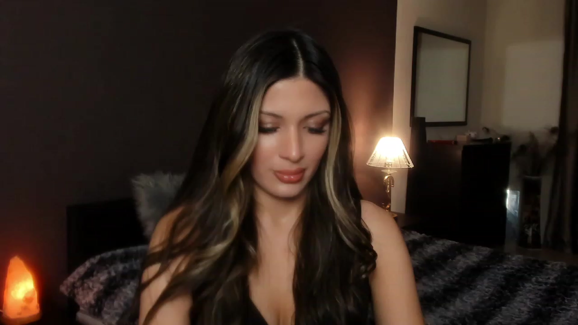 Gallery image thumbnail from Angel_on_Duty's myfreecams stream on, 11/04/2023, 21:22 image 11 of 20