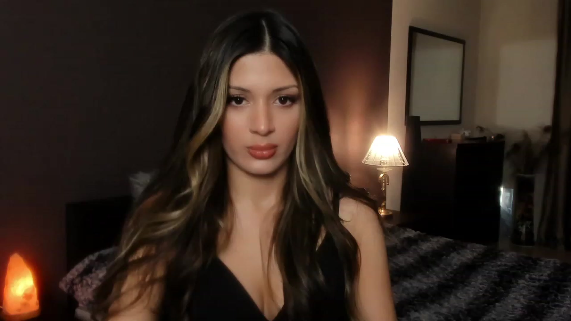 Gallery image thumbnail from Angel_on_Duty's myfreecams stream on, 11/04/2023, 21:22 image 15 of 20
