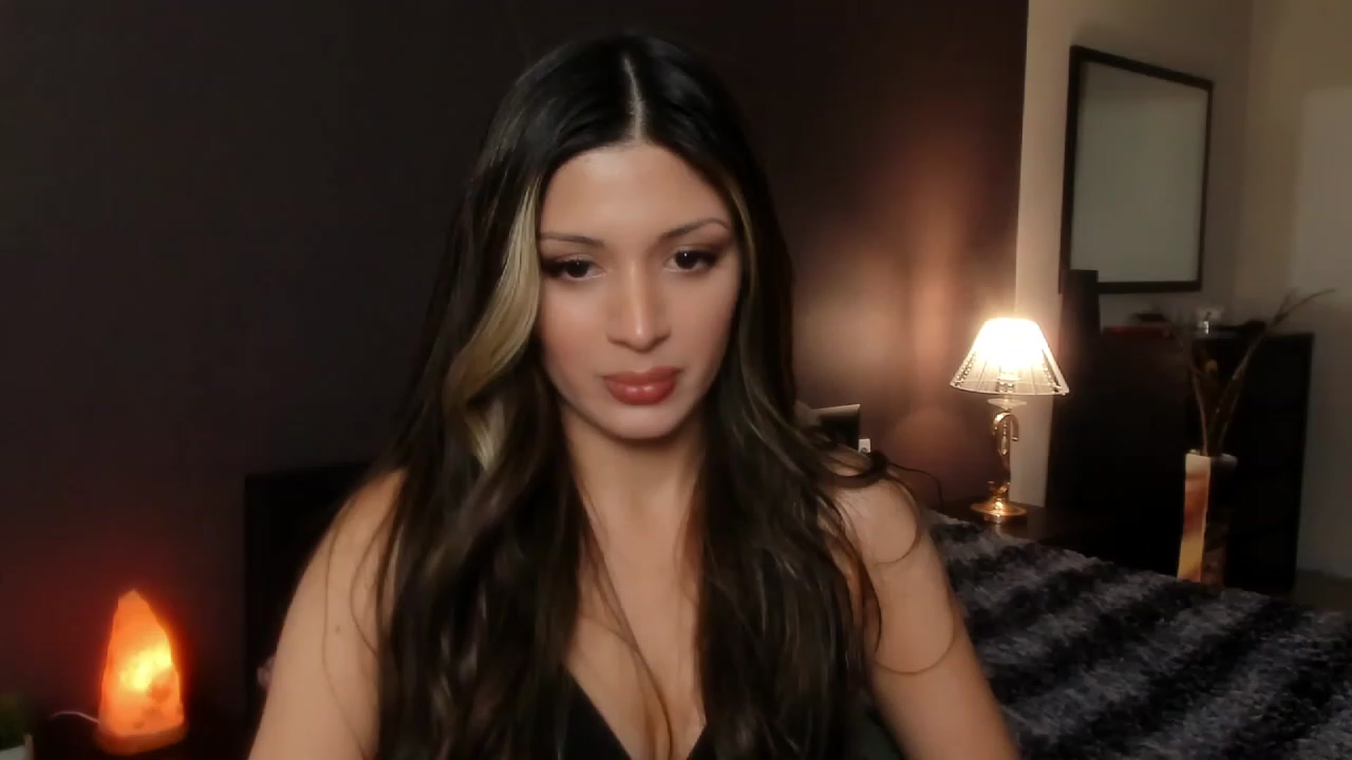 Gallery image thumbnail from Angel_on_Duty's myfreecams stream on, 11/04/2023, 22:39 image 9 of 20