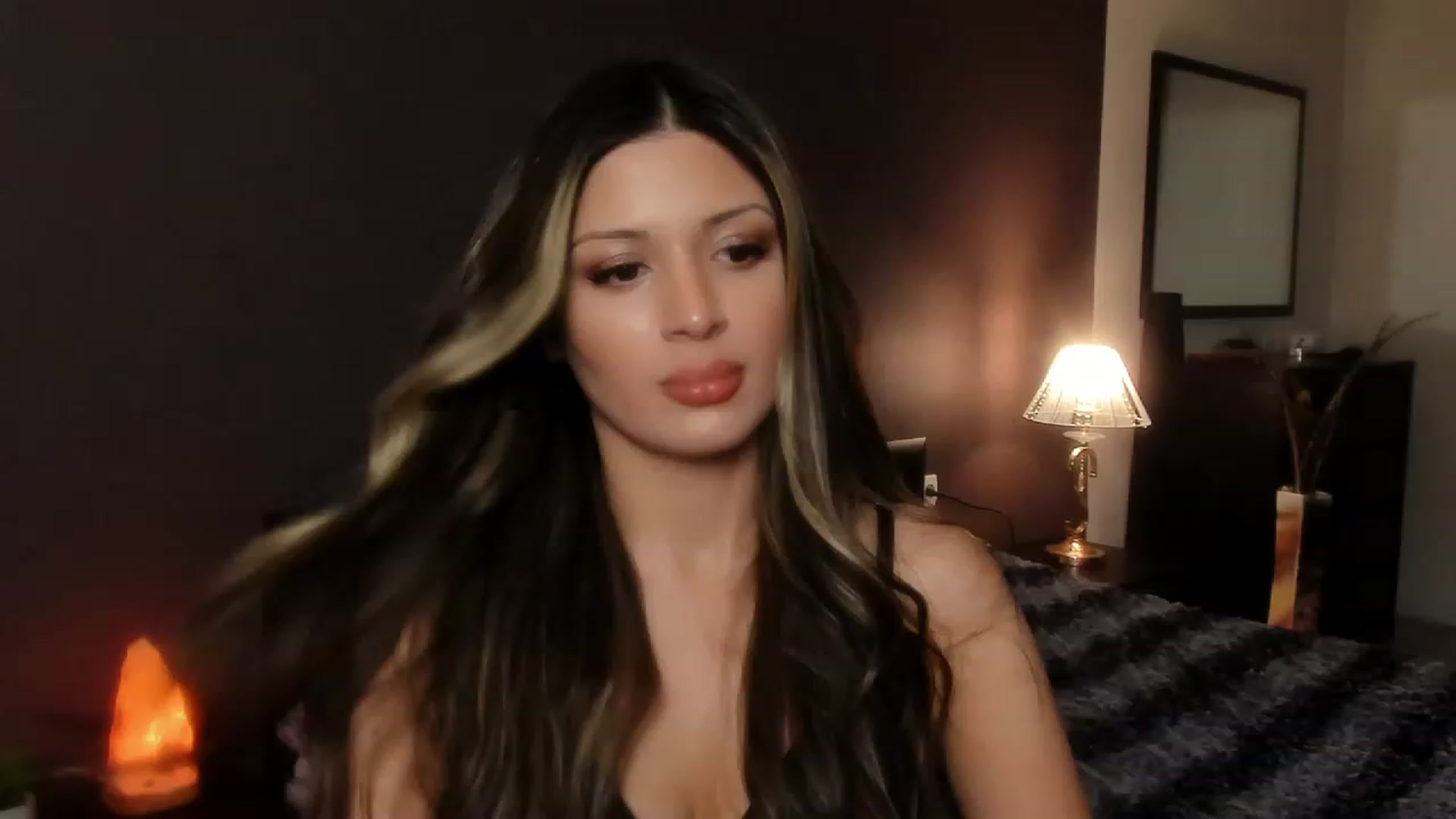 Gallery image thumbnail from Angel_on_Duty's myfreecams stream on, 11/04/2023, 22:39 image 17 of 20
