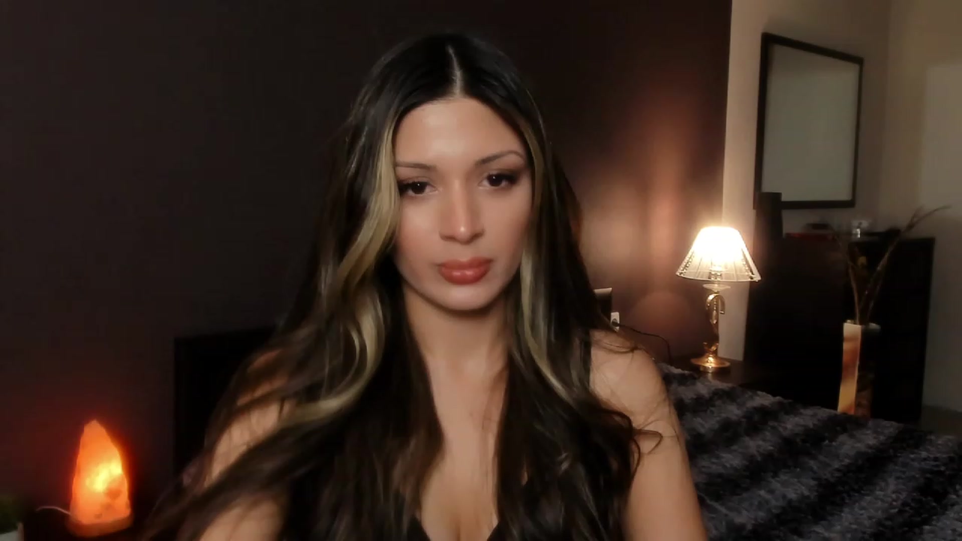 Gallery image thumbnail from Angel_on_Duty's myfreecams stream on, 11/04/2023, 22:39 image 16 of 20