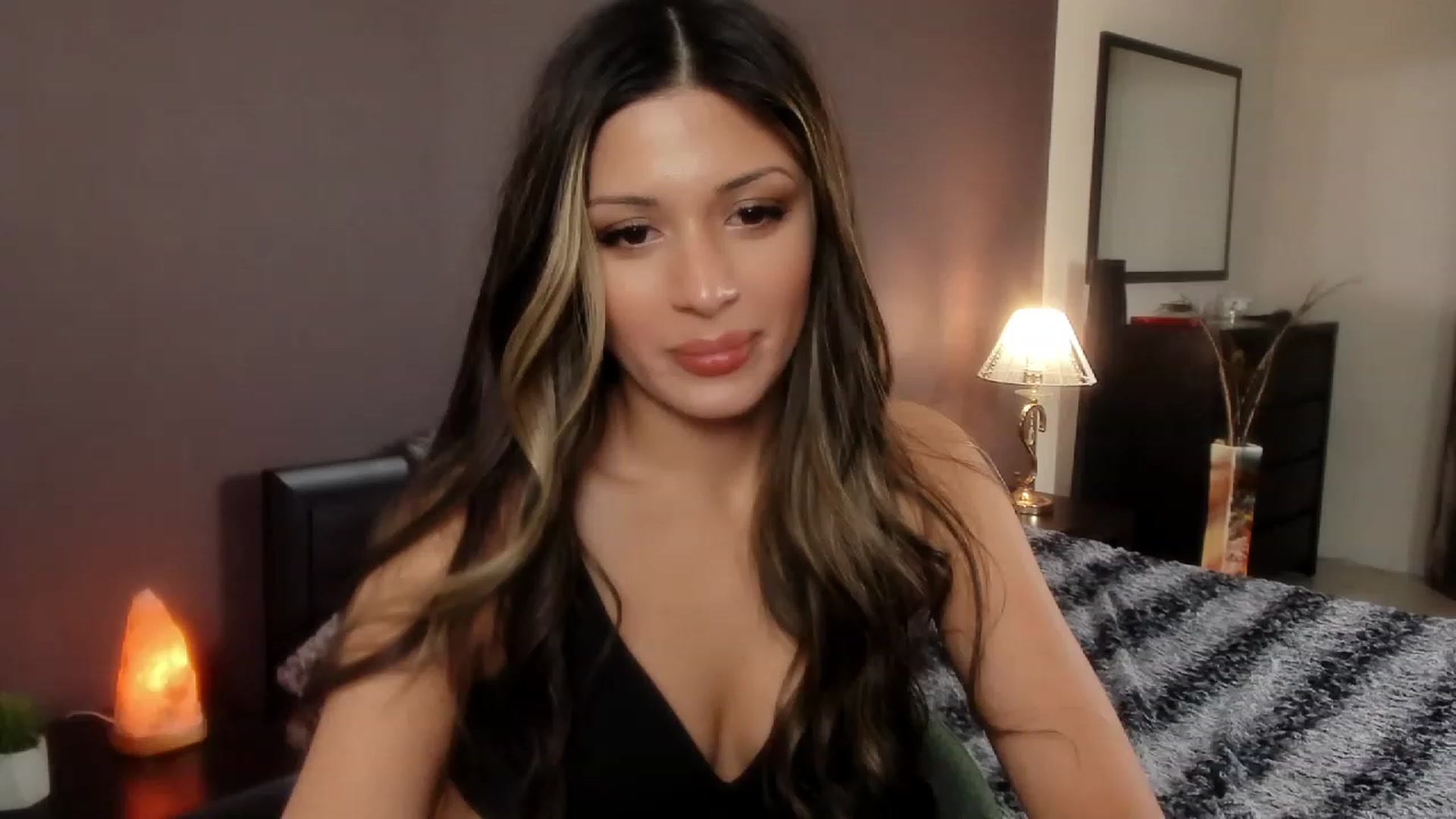Gallery image thumbnail from Angel_on_Duty's myfreecams stream on, 11/04/2023, 23:34 image 16 of 20