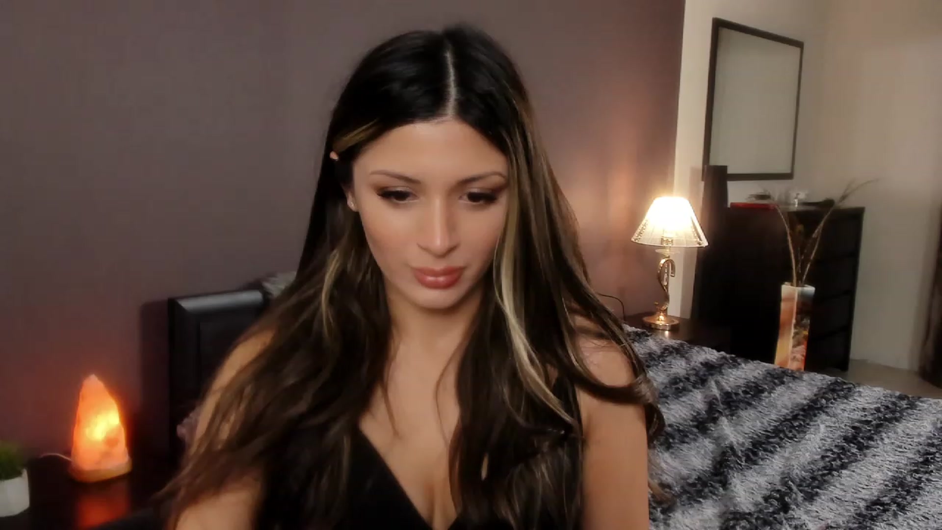 Gallery image thumbnail from Angel_on_Duty's myfreecams stream on, 11/04/2023, 23:34 image 13 of 20