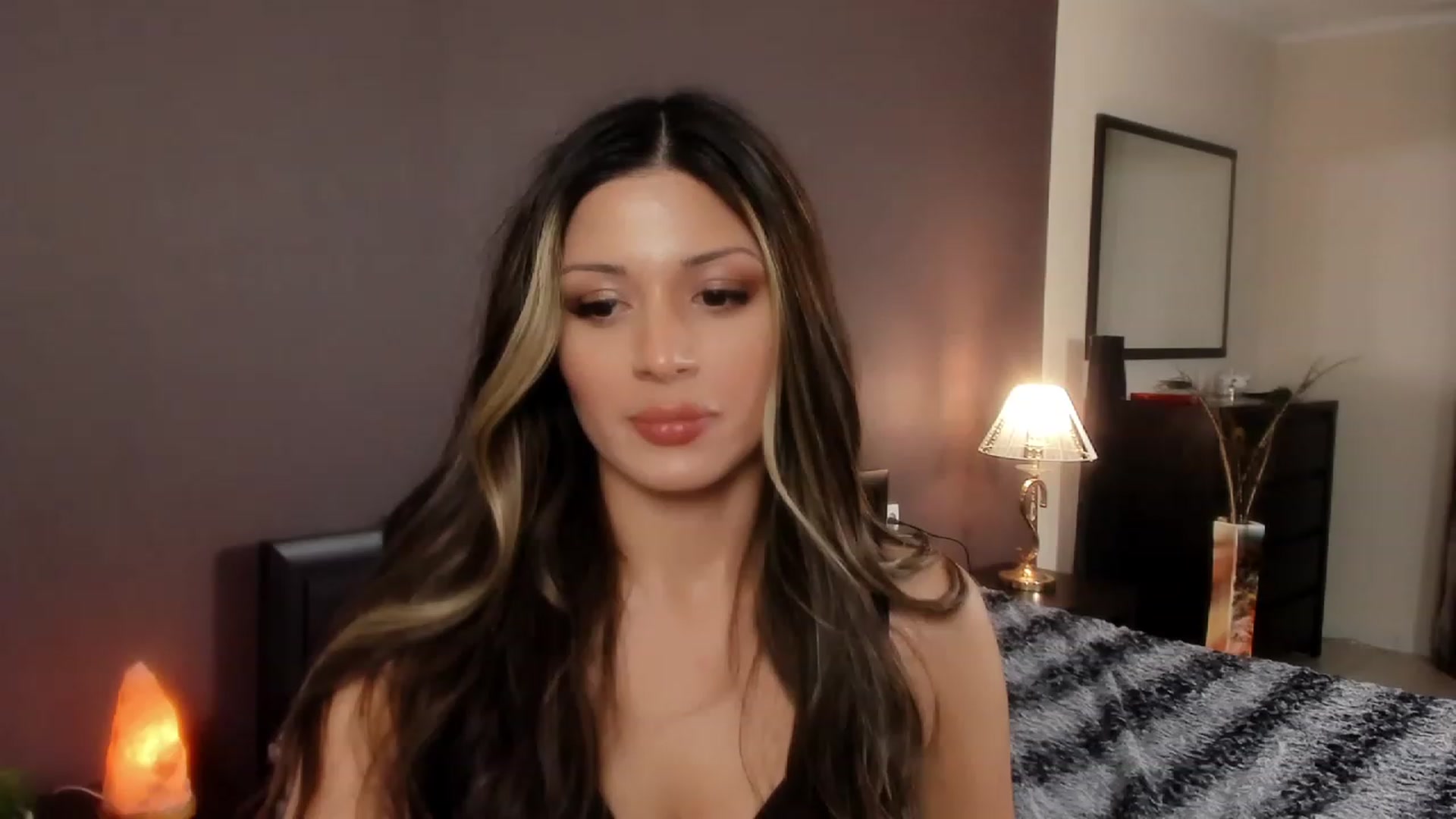 Gallery image thumbnail from Angel_on_Duty's myfreecams stream on, 11/04/2023, 23:34 image 7 of 20