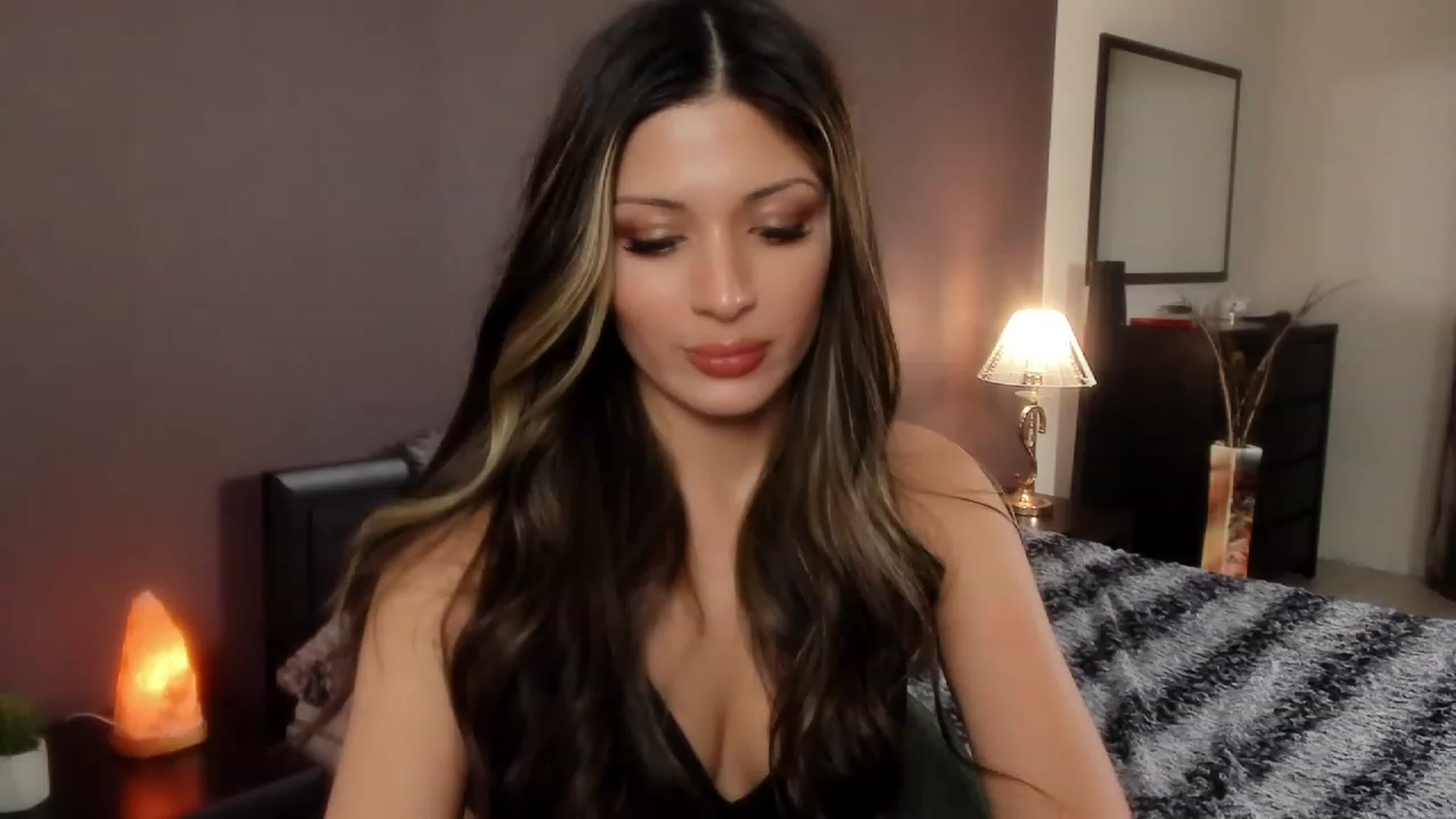 Gallery image thumbnail from Angel_on_Duty's myfreecams stream on, 11/04/2023, 23:34 image 18 of 20