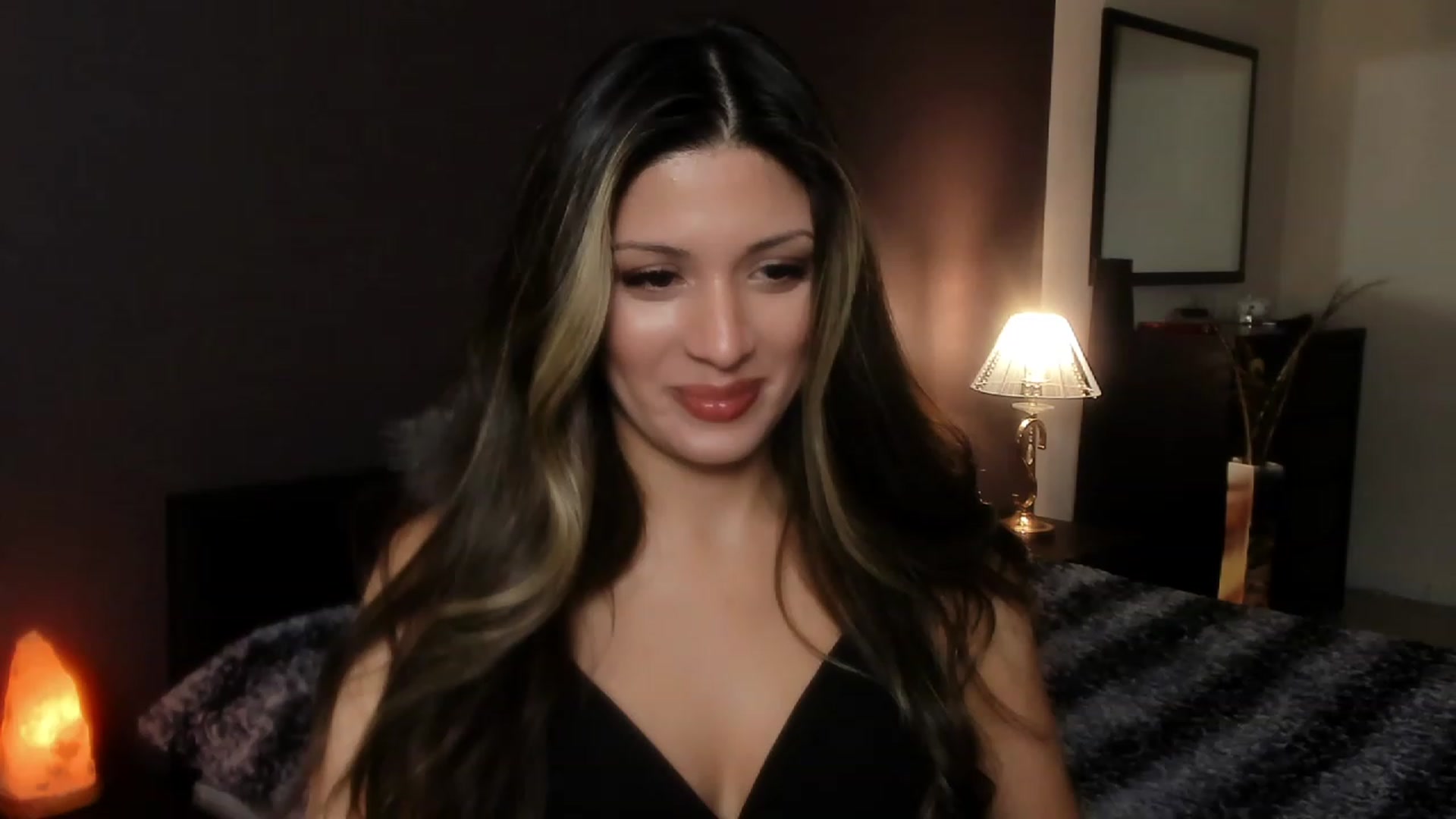 Gallery image thumbnail from Angel_on_Duty's myfreecams stream on, 11/05/2023, 24:31 image 18 of 20