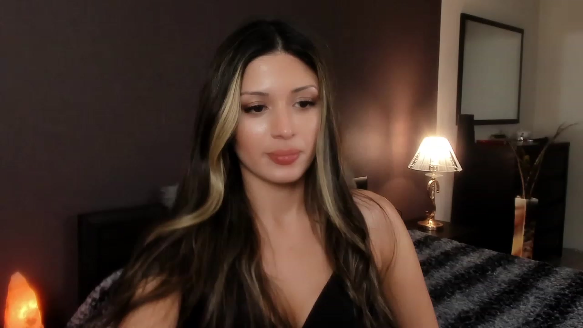 Gallery image thumbnail from Angel_on_Duty's myfreecams stream on, 11/05/2023, 04:15 image 13 of 20