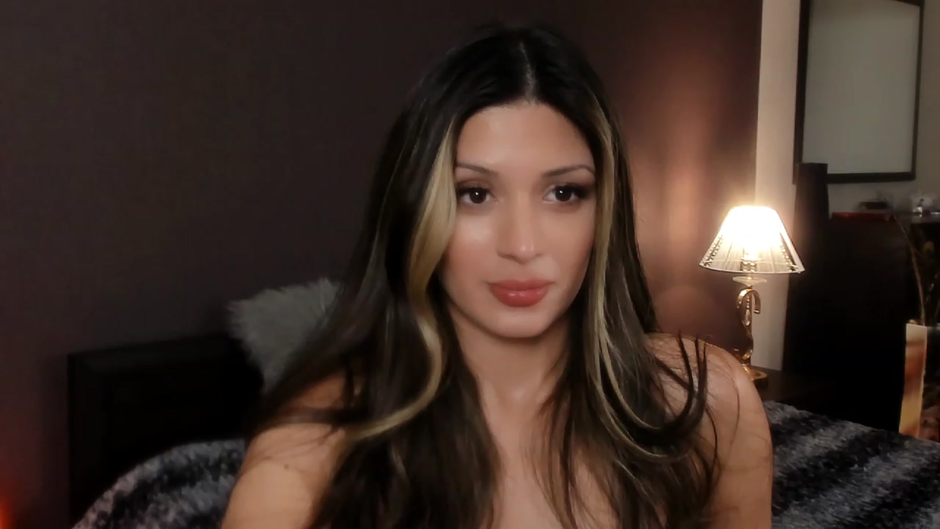 Gallery image thumbnail from Angel_on_Duty's myfreecams stream on, 11/05/2023, 04:15 image 10 of 20