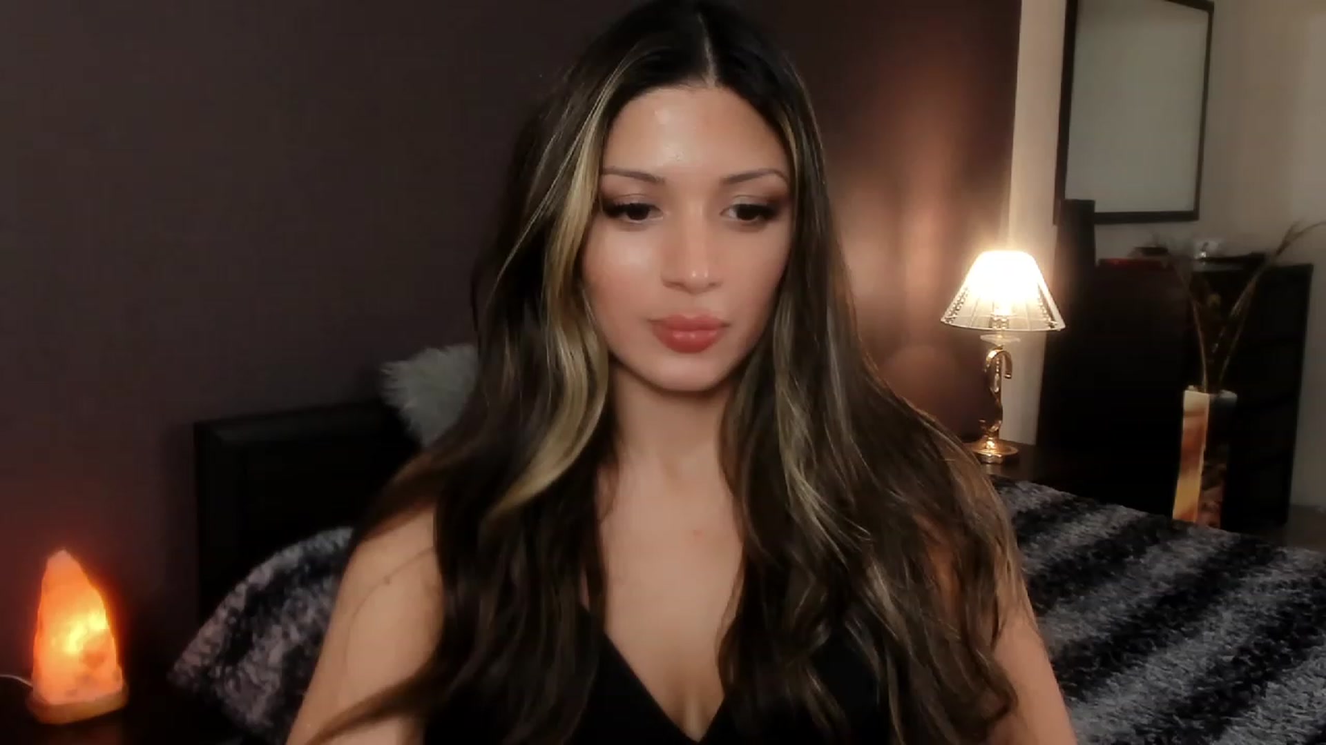 Gallery image thumbnail from Angel_on_Duty's myfreecams stream on, 11/05/2023, 05:25 image 17 of 20