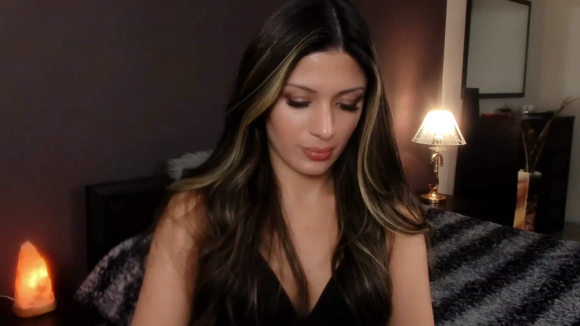 Gallery image thumbnail from Angel_on_Duty's myfreecams stream on, 11/05/2023, 05:25 image 5 of 20