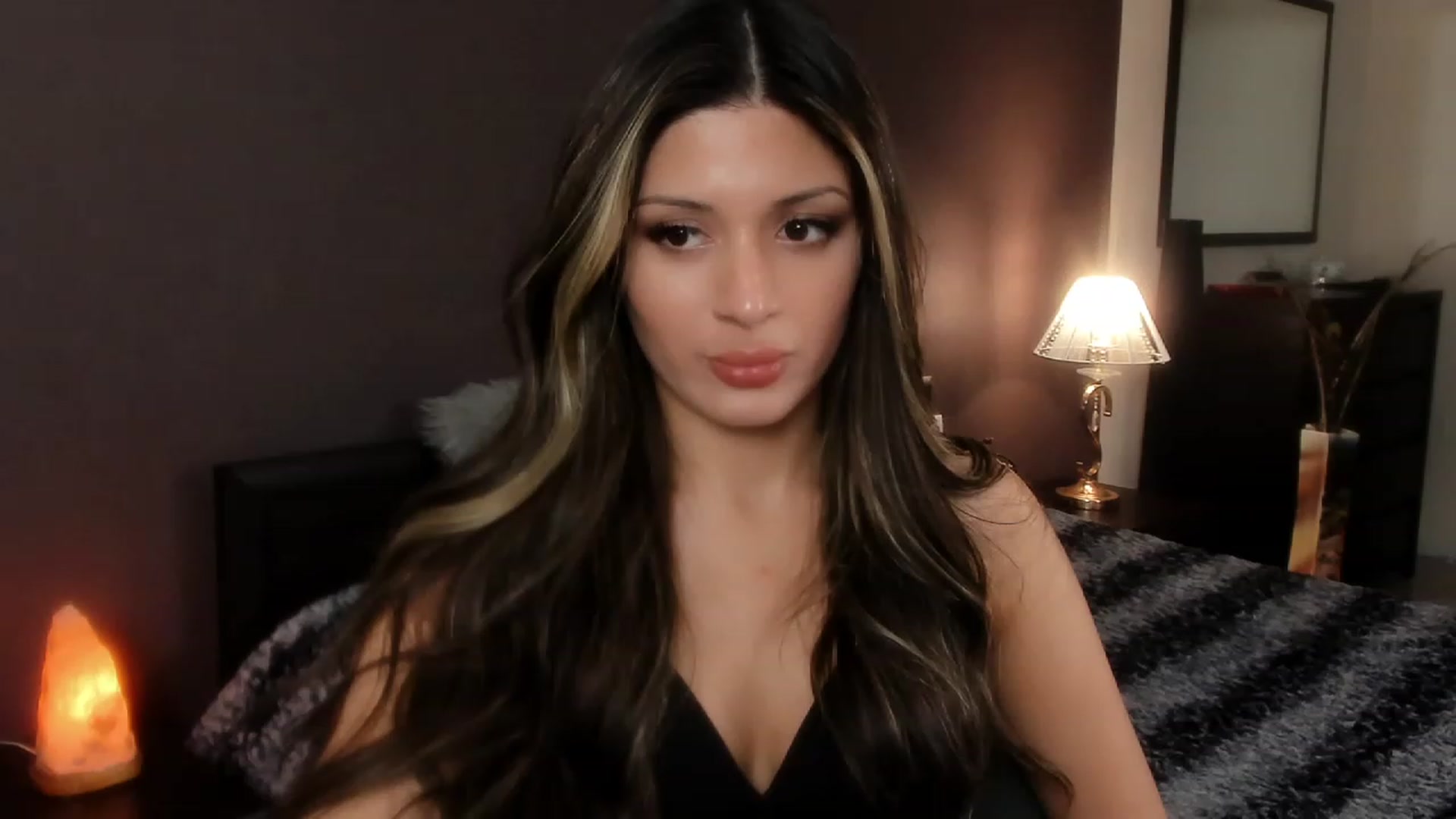 Gallery image thumbnail from Angel_on_Duty's myfreecams stream on, 11/05/2023, 05:25 image 9 of 20