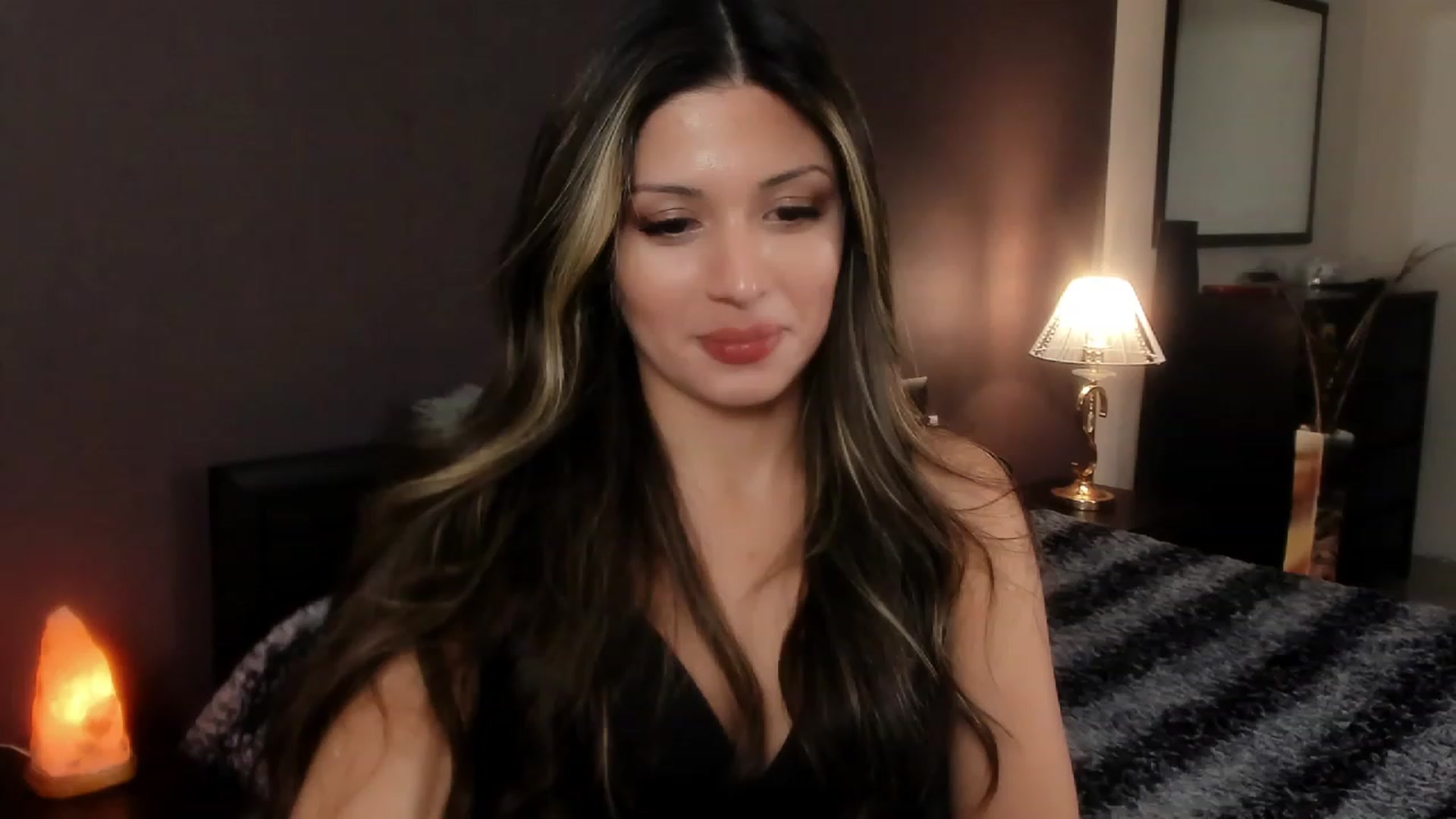 Gallery image thumbnail from Angel_on_Duty's myfreecams stream on, 11/05/2023, 05:25 image 2 of 20