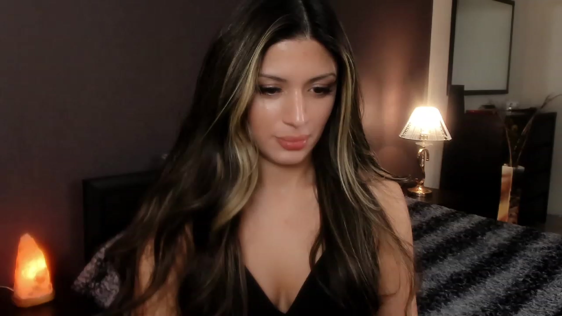 Gallery image thumbnail from Angel_on_Duty's myfreecams stream on, 11/05/2023, 05:25 image 13 of 20