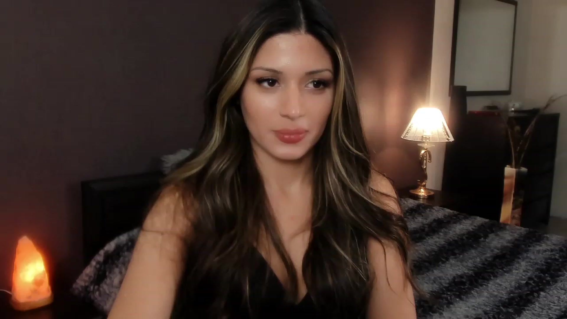 Gallery image thumbnail from Angel_on_Duty's myfreecams stream on, 11/05/2023, 05:25 image 3 of 20