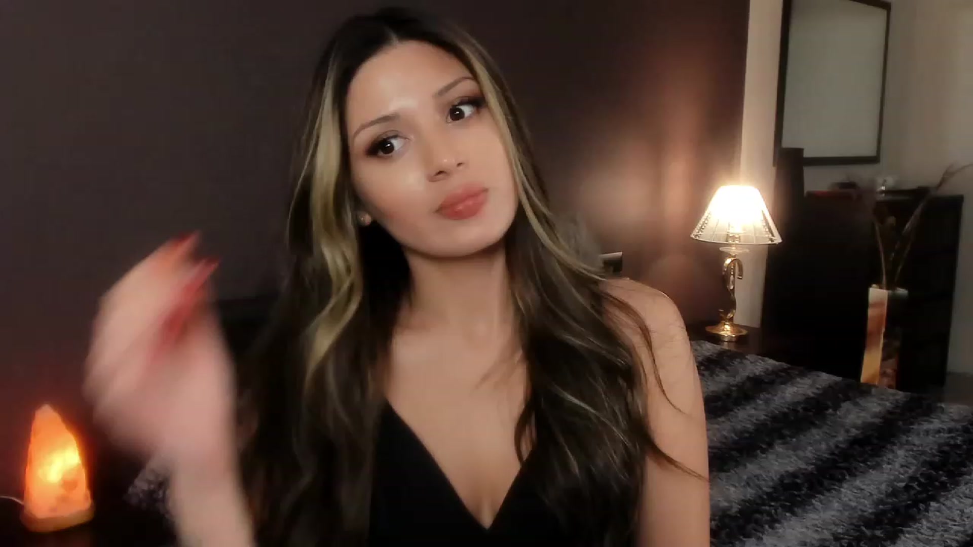 Gallery image thumbnail from Angel_on_Duty's myfreecams stream on, 11/05/2023, 05:25 image 6 of 20