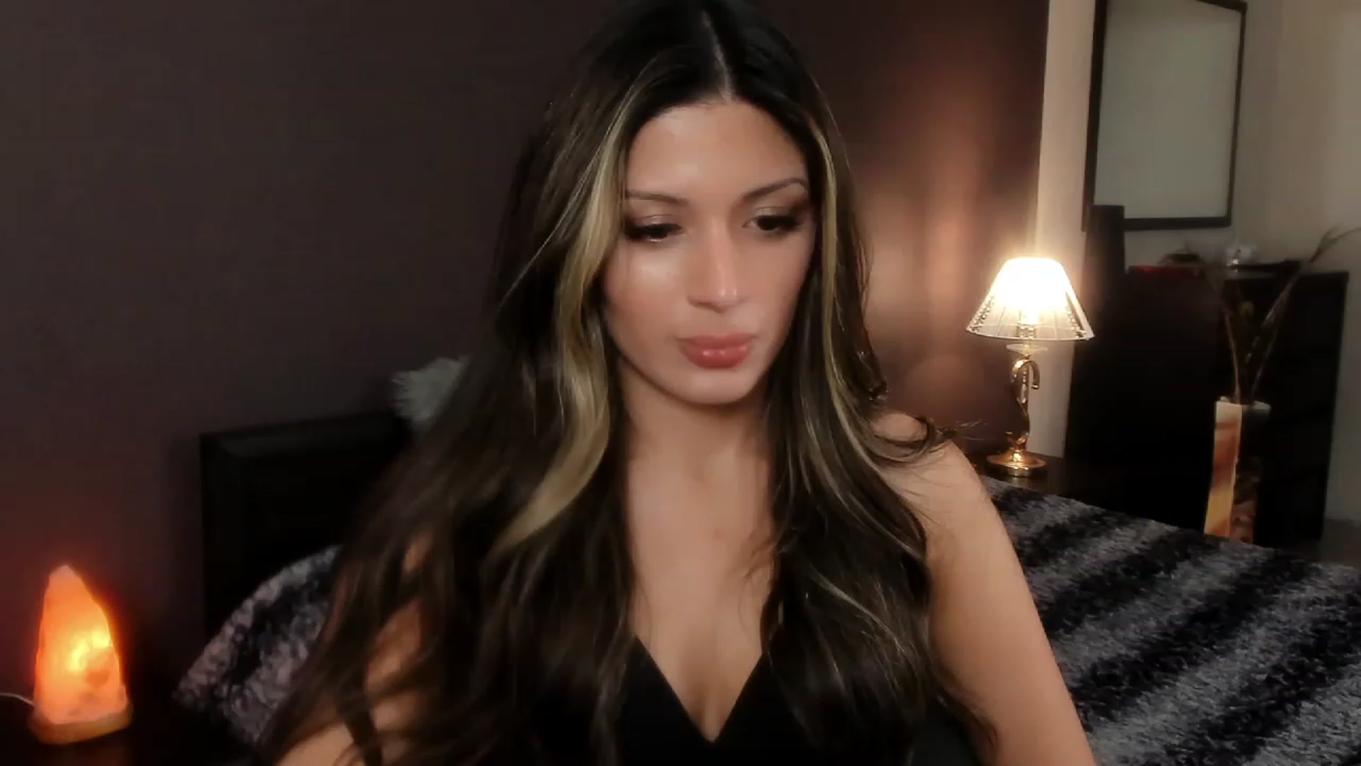 Gallery image thumbnail from Angel_on_Duty's myfreecams stream on, 11/05/2023, 05:25 image 8 of 20