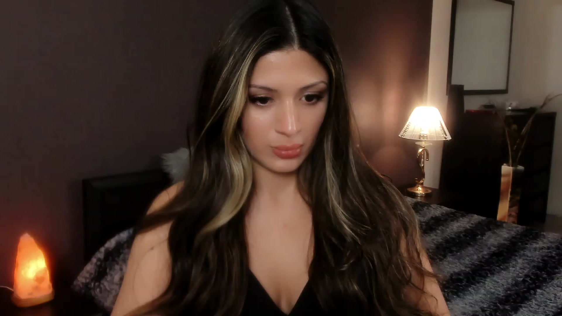Gallery image thumbnail from Angel_on_Duty's myfreecams stream on, 11/05/2023, 05:25 image 16 of 20