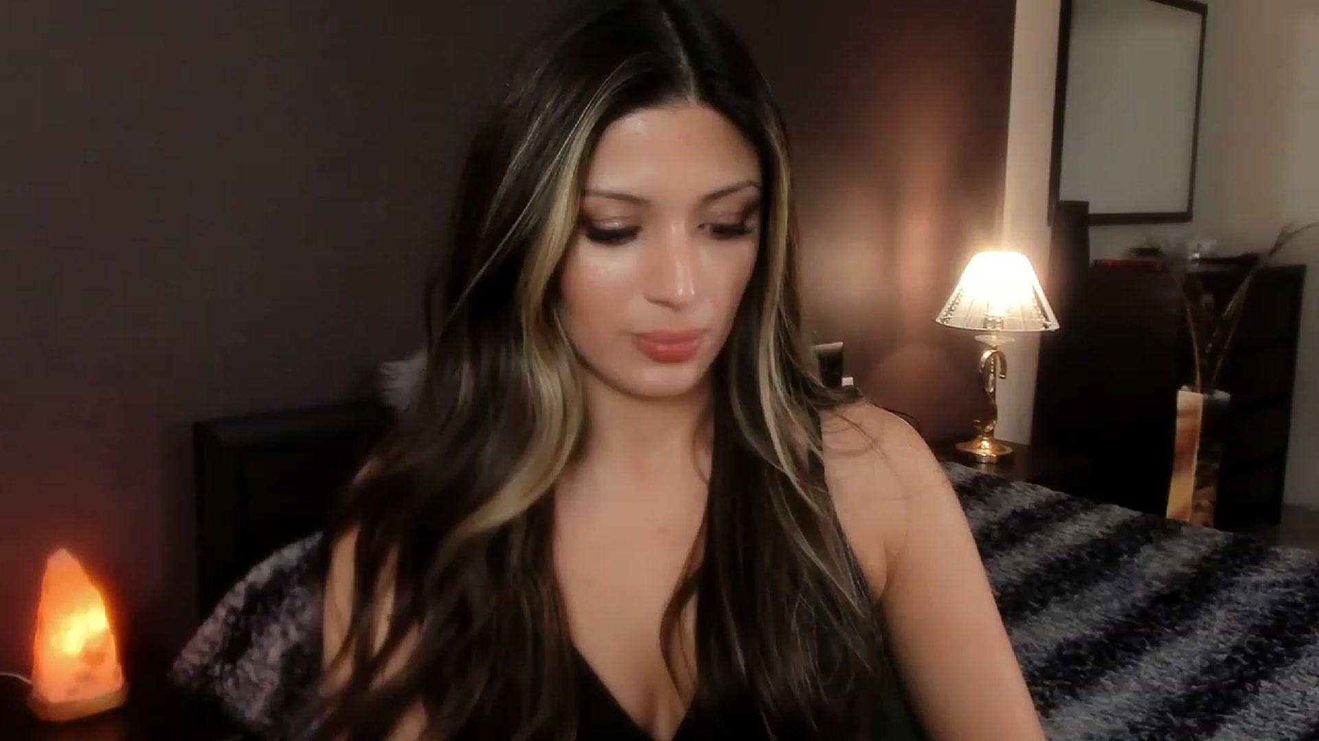 Gallery image thumbnail from Angel_on_Duty's myfreecams stream on, 11/05/2023, 05:25 image 15 of 20