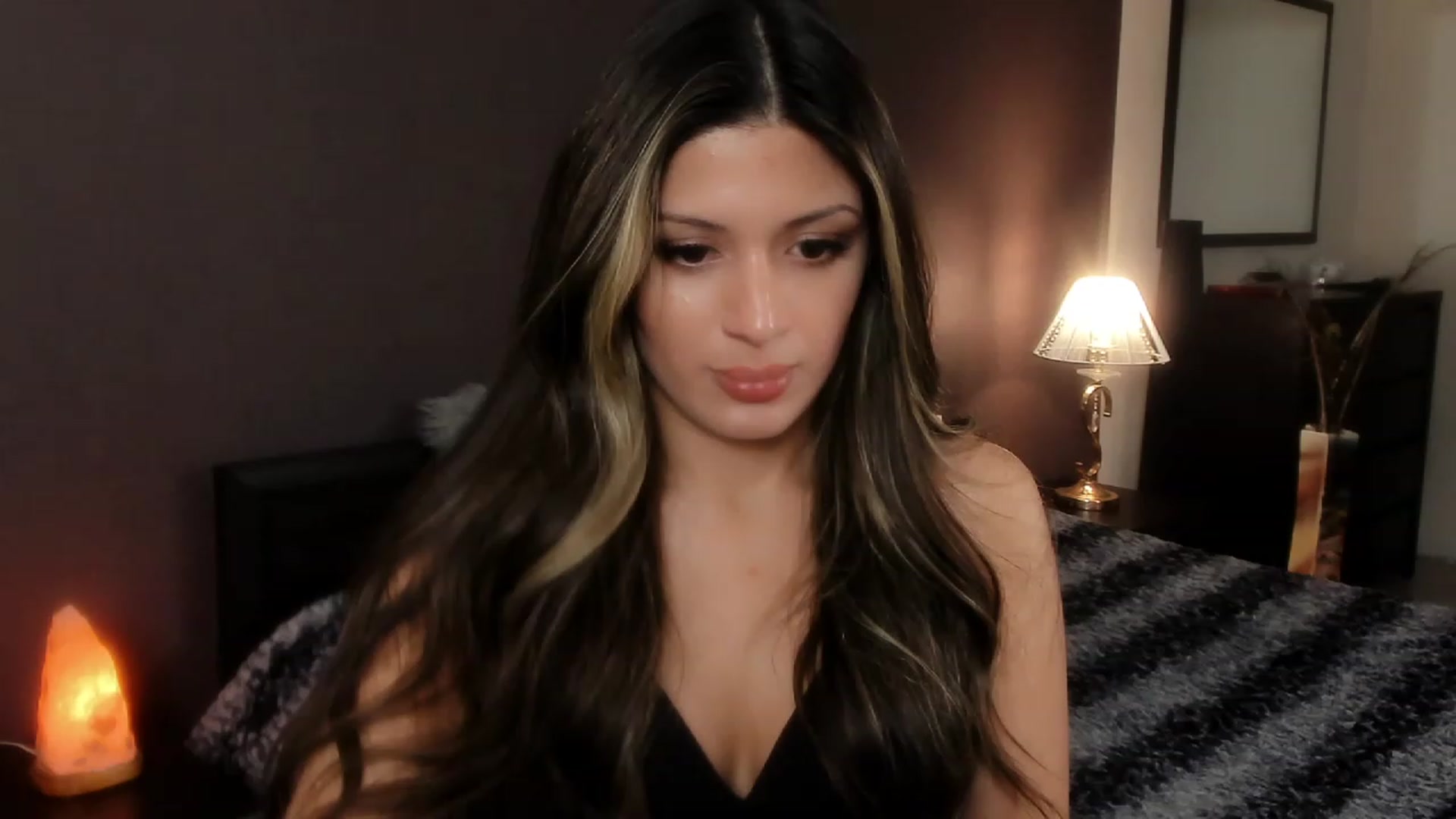 Gallery image thumbnail from Angel_on_Duty's myfreecams stream on, 11/05/2023, 05:25 image 7 of 20