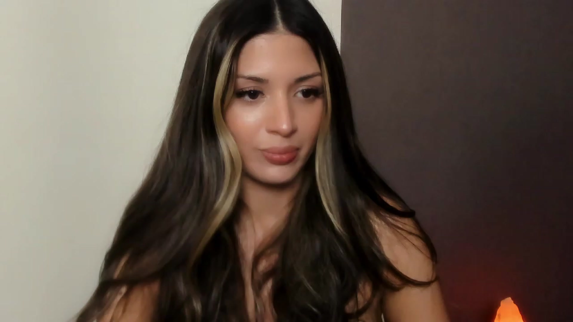 Gallery image thumbnail from Angel_on_Duty's myfreecams stream on, 11/05/2023, 23:15 image 16 of 20