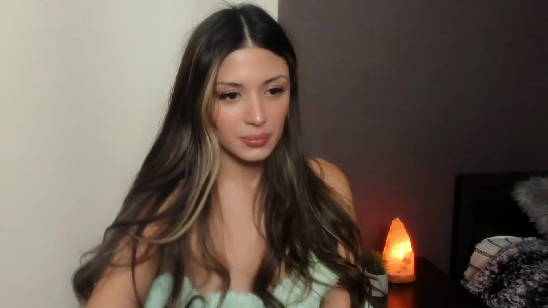 Gallery image thumbnail from Angel_on_Duty's myfreecams stream on, 11/06/2023, 24:47 image 10 of 20