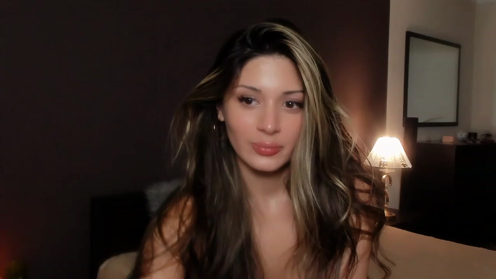 Gallery image thumbnail from Angel_on_Duty's myfreecams stream on, 11/10/2023, 01:43 image 14 of 20