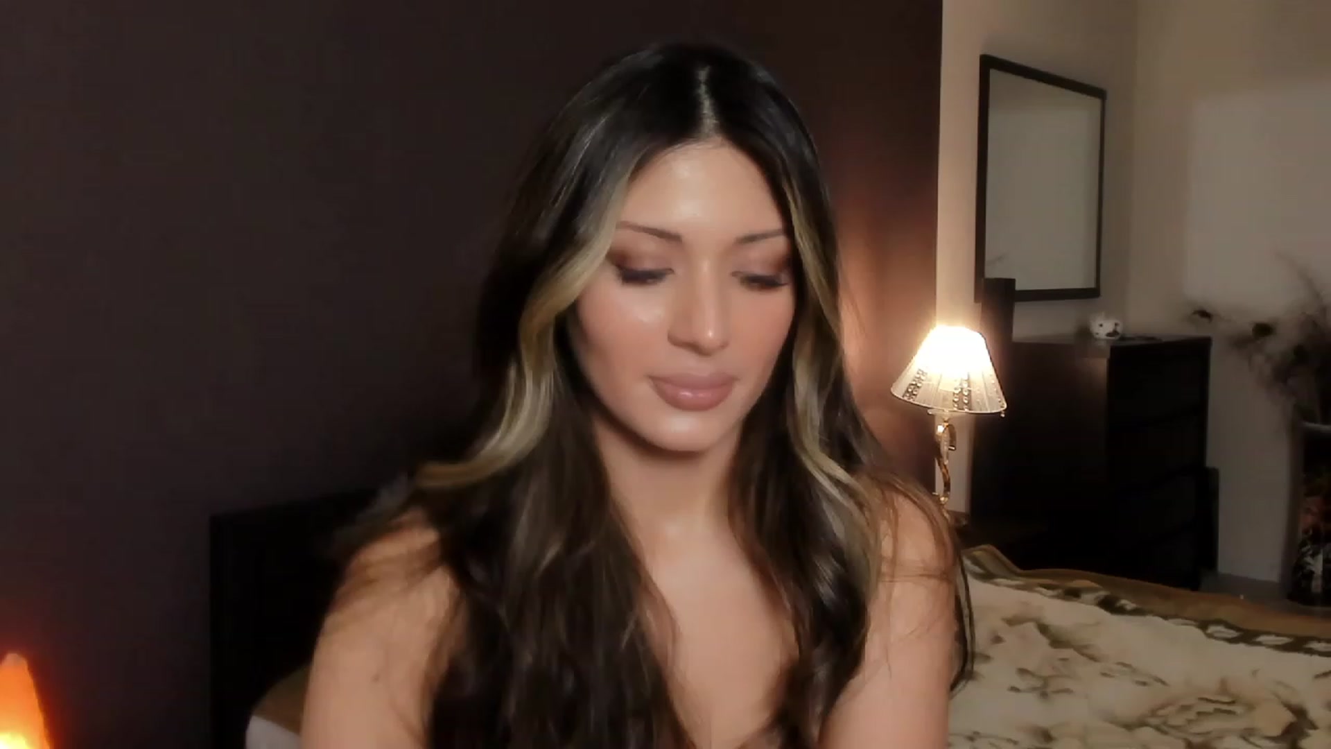 Gallery image thumbnail from Angel_on_Duty's myfreecams stream on, 11/10/2023, 22:07 image 13 of 20