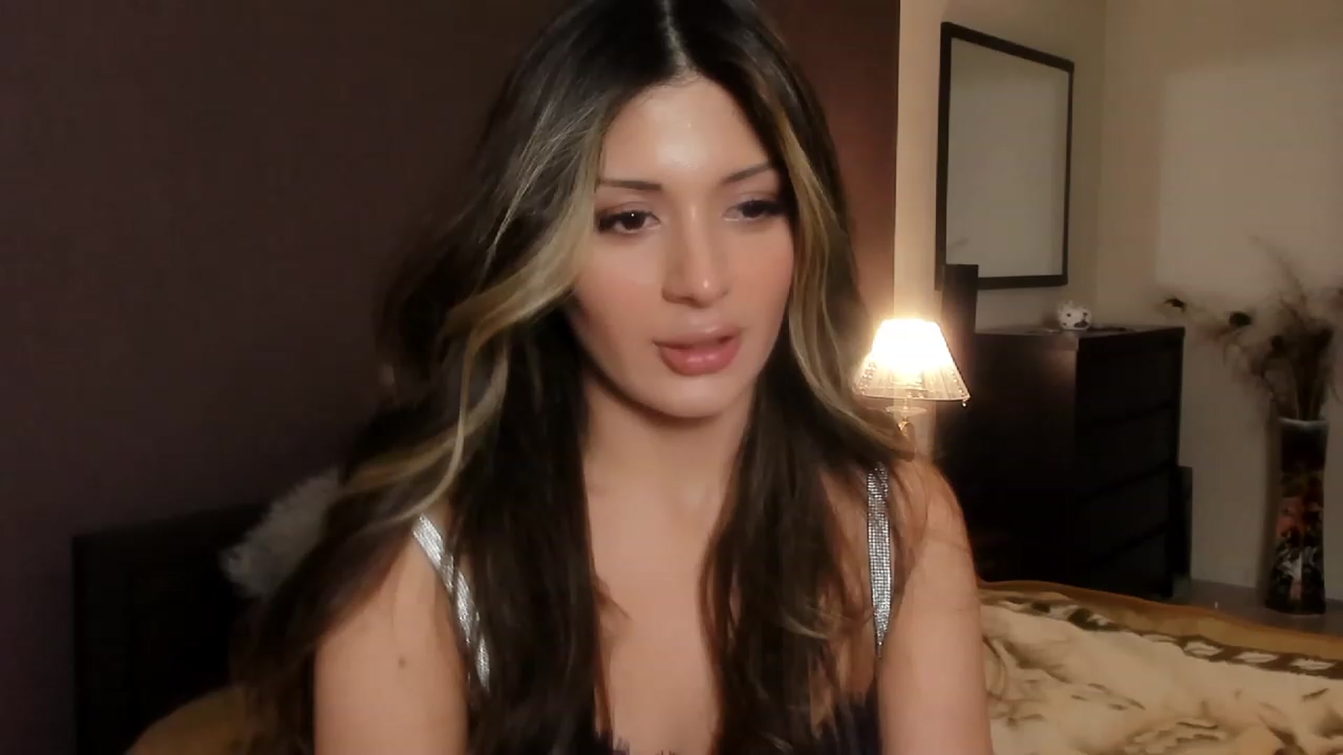 Gallery image thumbnail from Angel_on_Duty's myfreecams stream on, 11/11/2023, 24:01 image 18 of 20