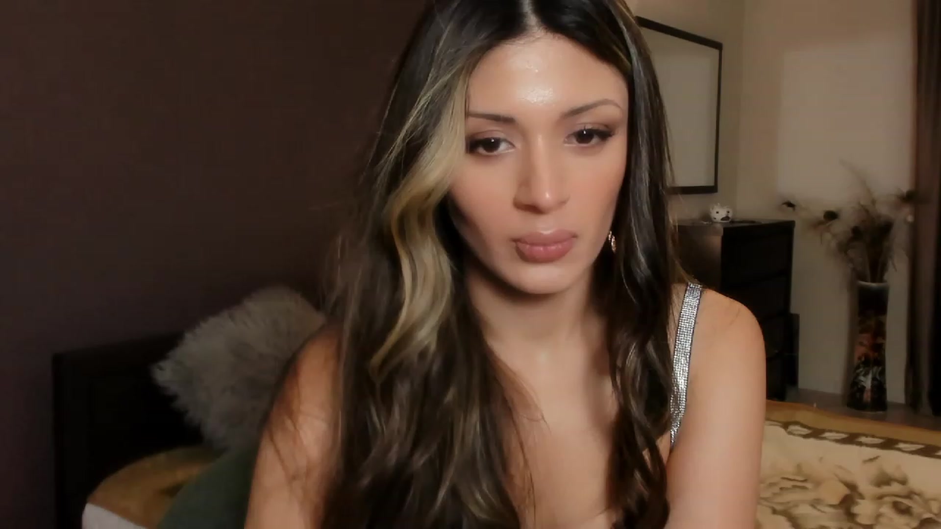 Gallery image thumbnail from Angel_on_Duty's myfreecams stream on, 11/11/2023, 24:01 image 14 of 20