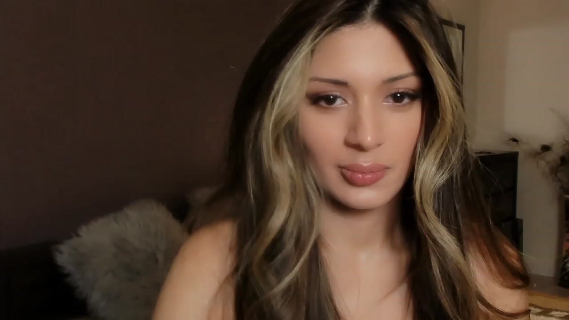 Gallery image thumbnail from Angel_on_Duty's myfreecams stream on, 11/11/2023, 01:29 image 6 of 20