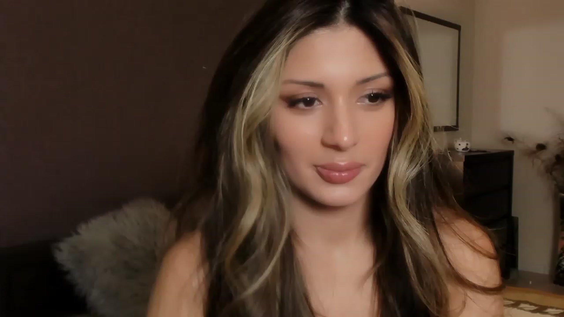 Gallery image thumbnail from Angel_on_Duty's myfreecams stream on, 11/11/2023, 01:29 image 5 of 20