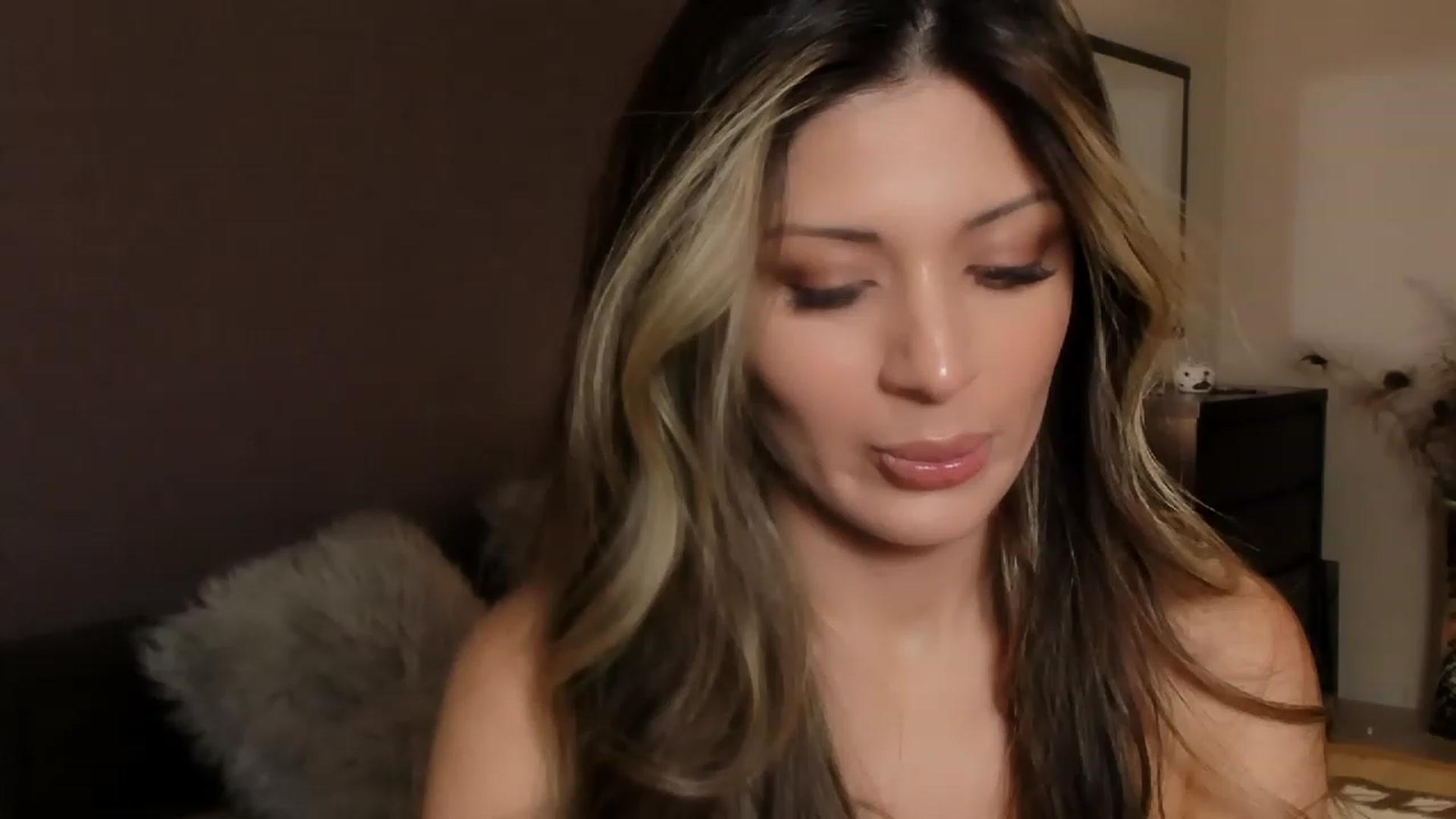 Gallery image thumbnail from Angel_on_Duty's myfreecams stream on, 11/11/2023, 01:29 image 4 of 20